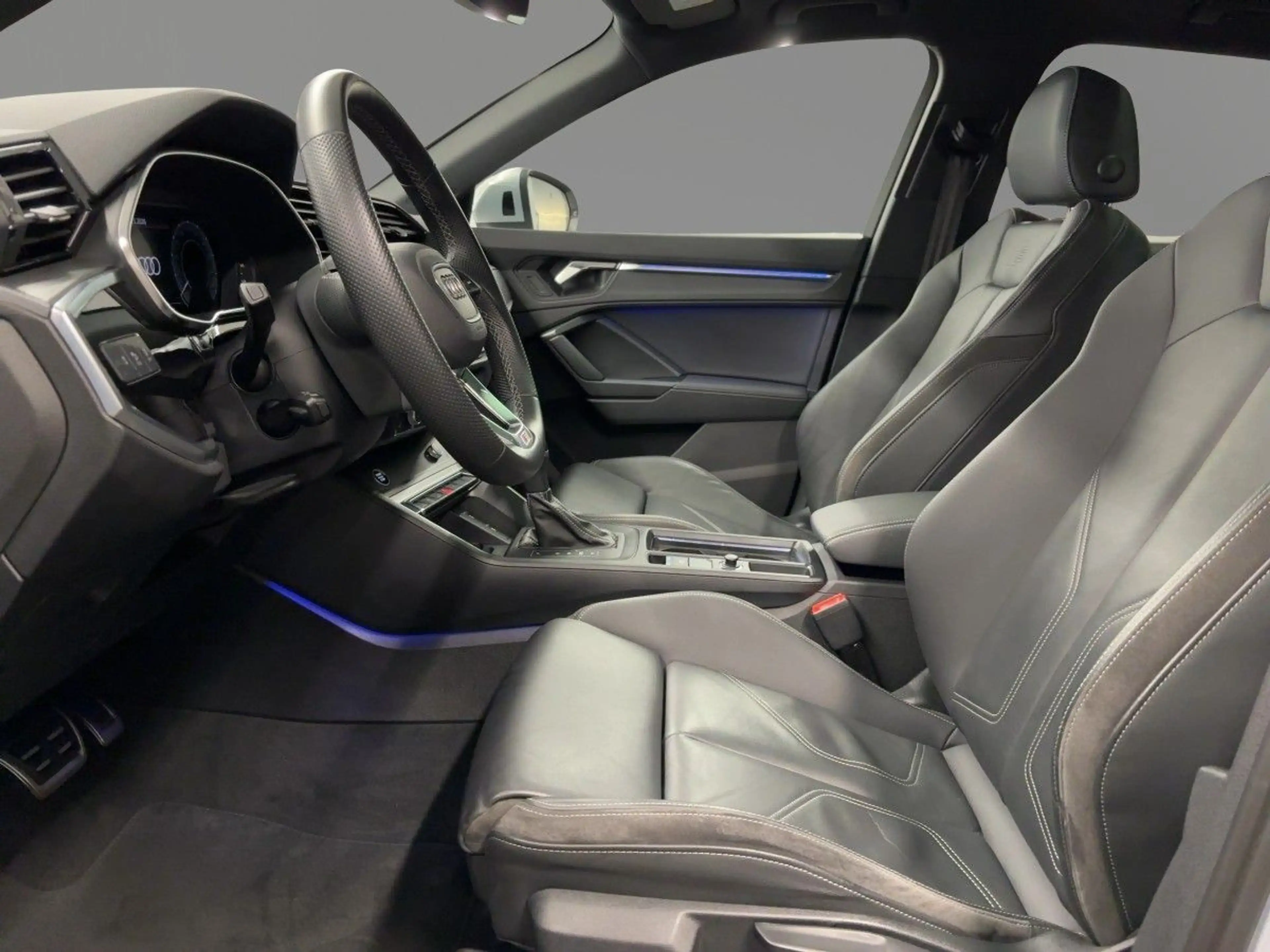 Audi Q3 45 e S tr. PDC LED NAVI VIRTUAL PANO — photo 6