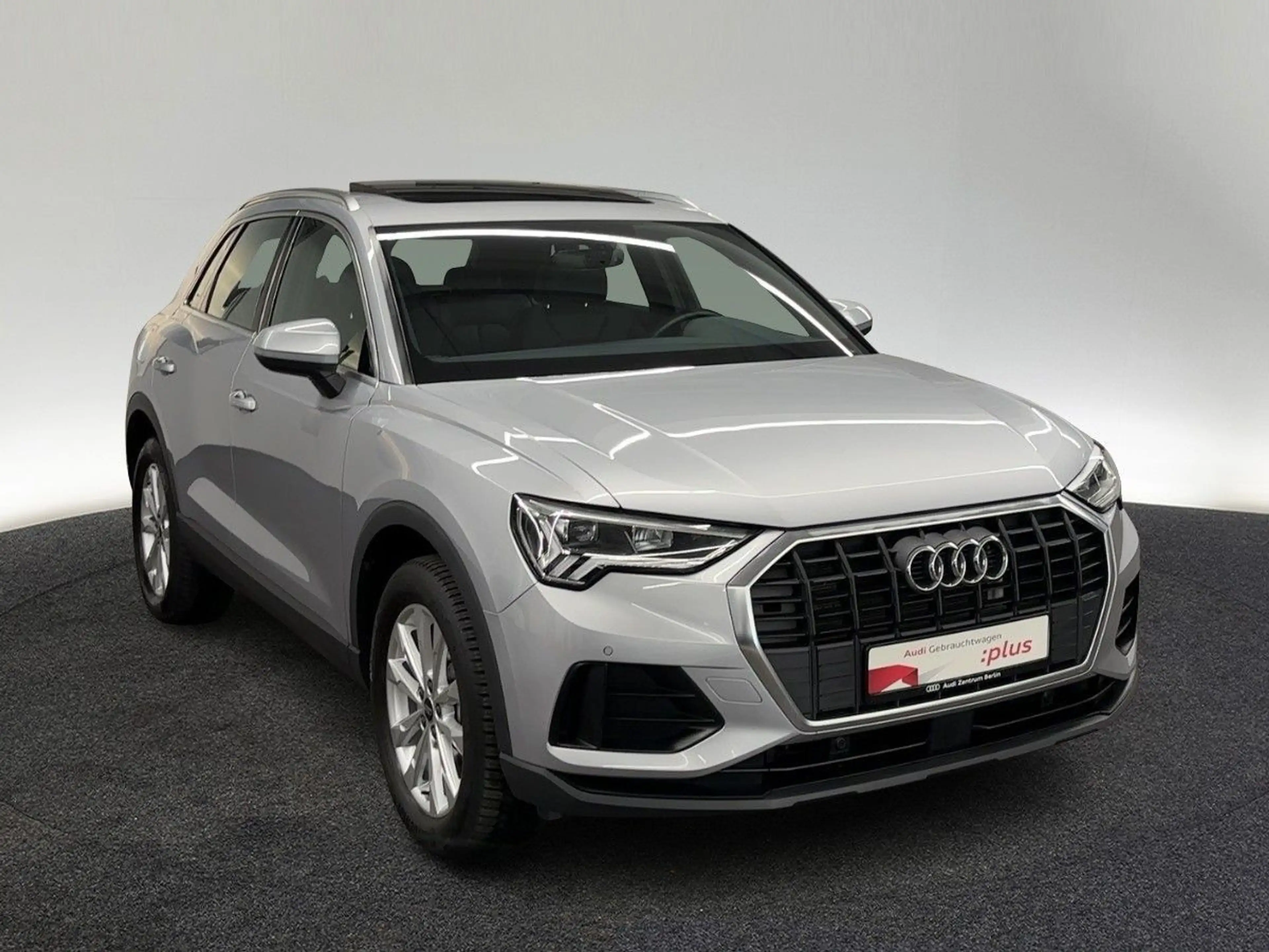 Audi Q3 45 e S tr. PDC LED NAVI VIRTUAL PANO — photo 4