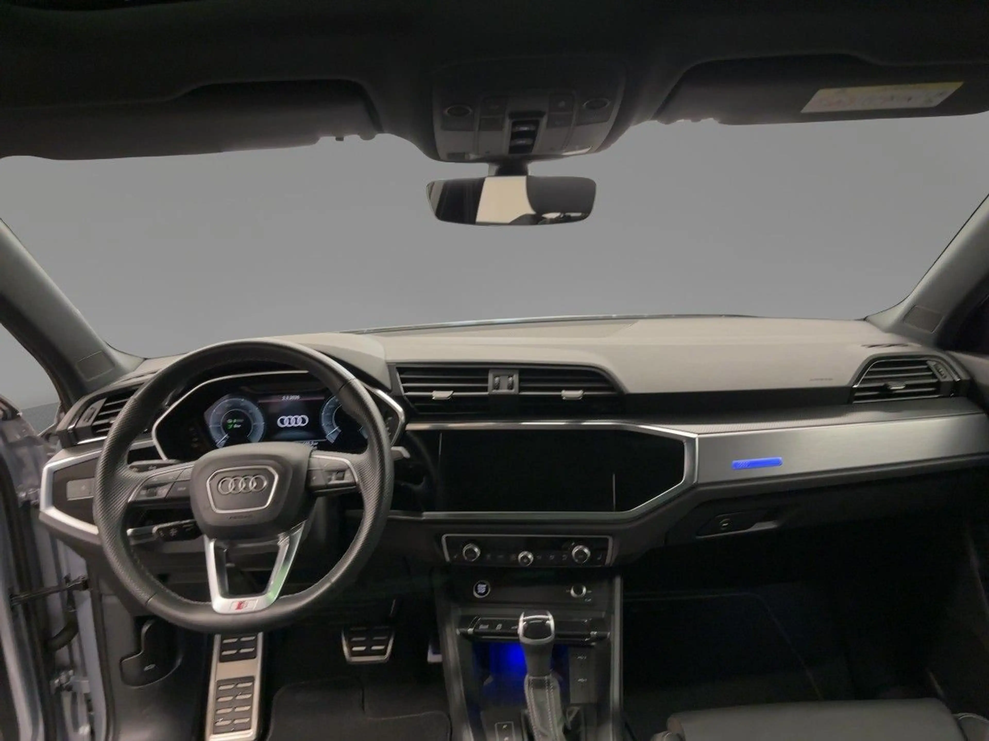 Audi Q3 45 e S tr. PDC LED NAVI VIRTUAL PANO — photo 8