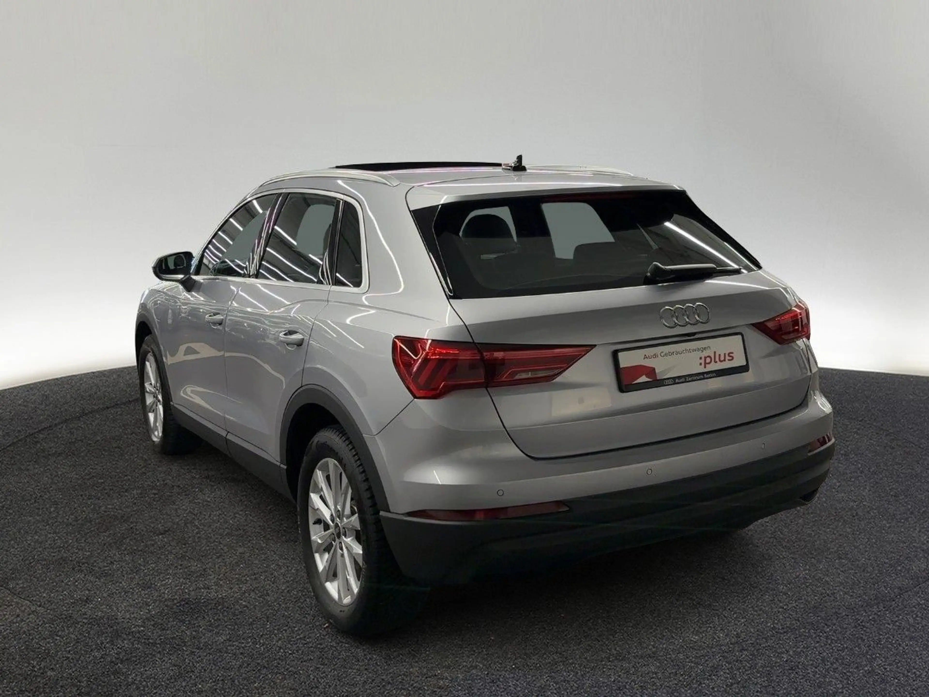 Audi Q3 45 e S tr. PDC LED NAVI VIRTUAL PANO — photo 2