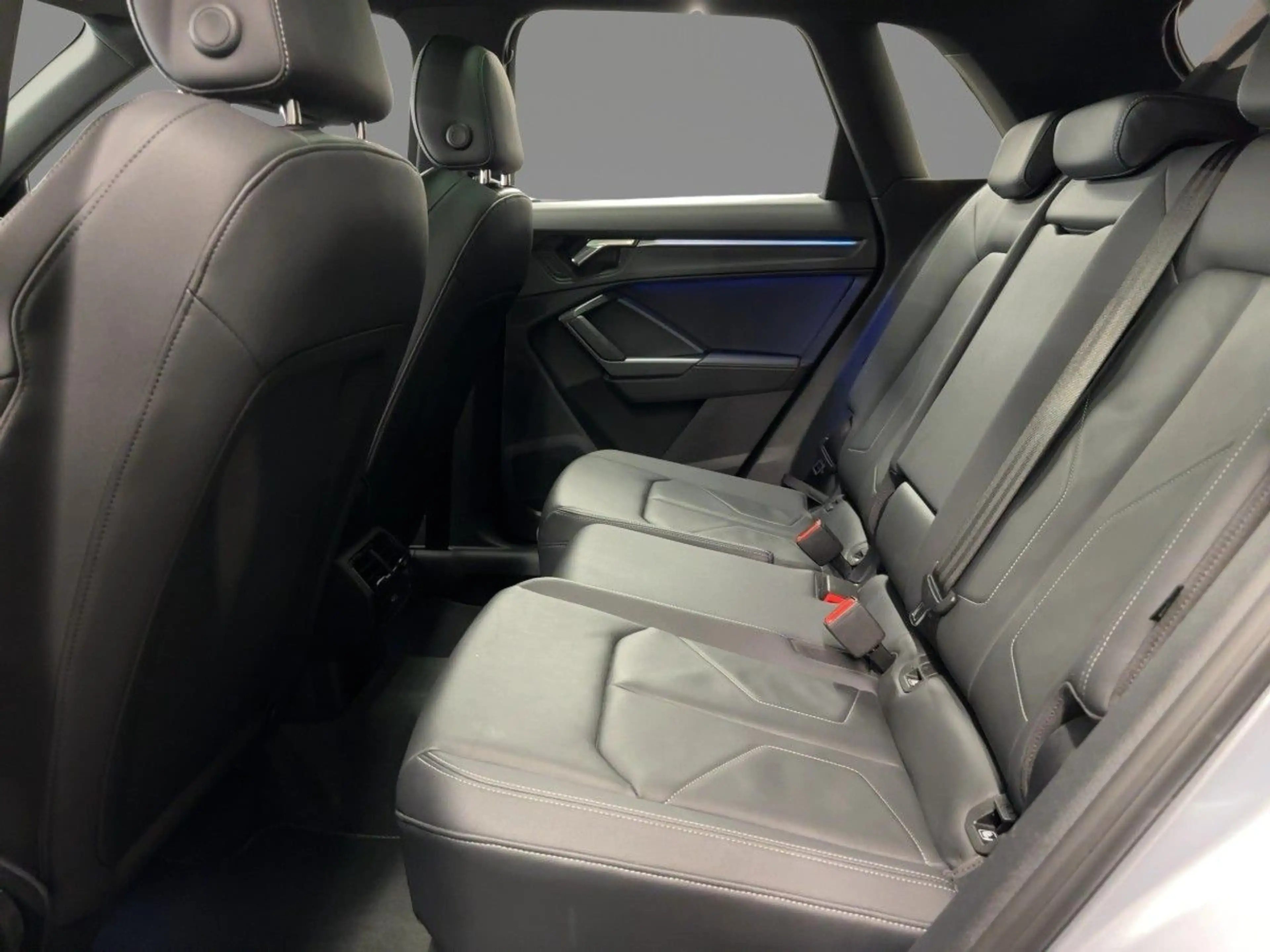 Audi Q3 45 e S tr. PDC LED NAVI VIRTUAL PANO — photo 7