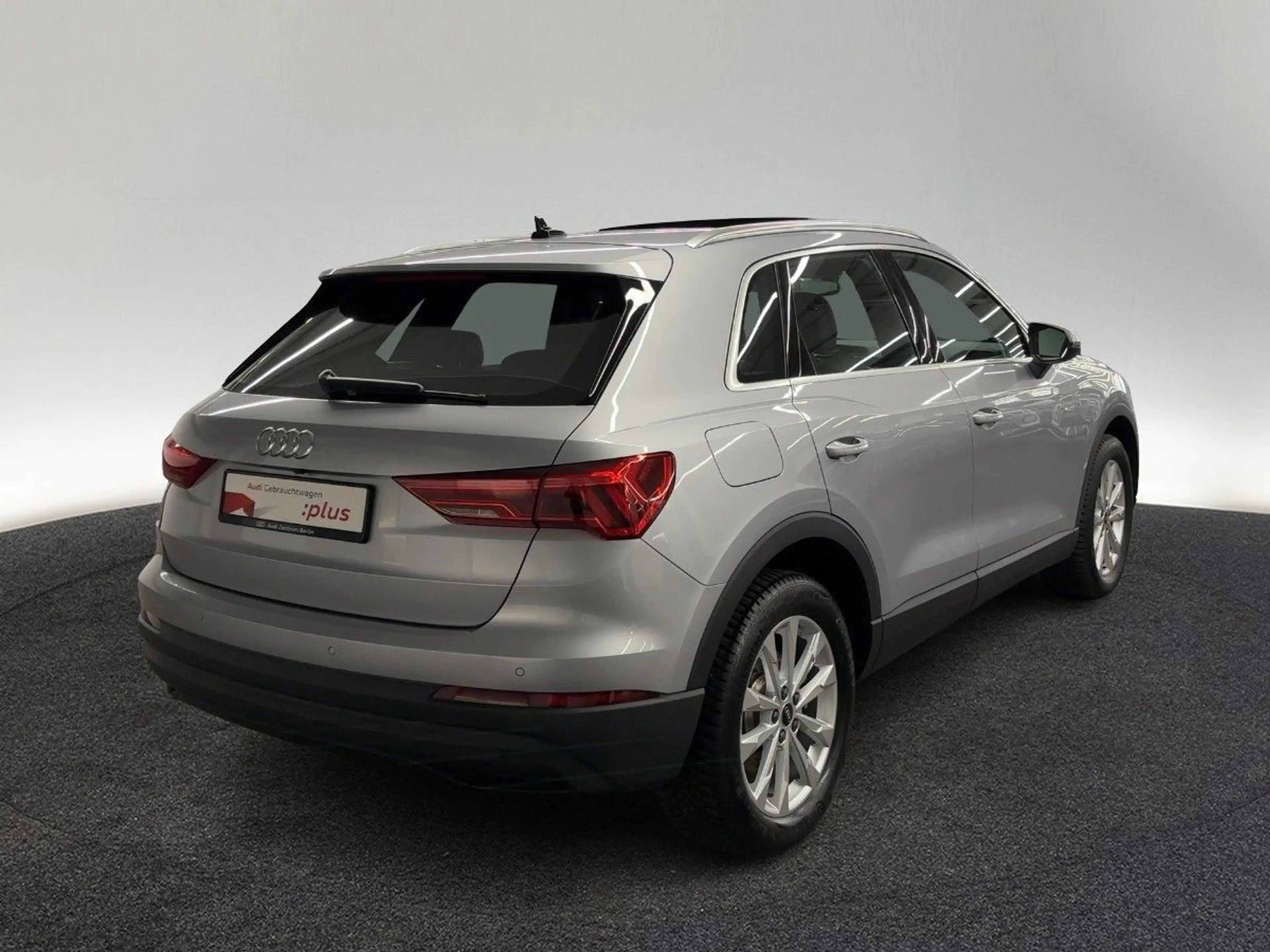 Audi Q3 45 e S tr. PDC LED NAVI VIRTUAL PANO — photo 3