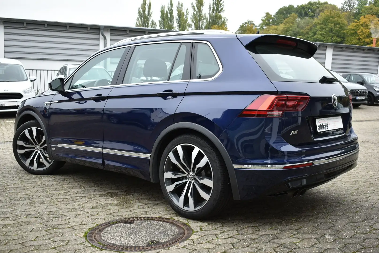 Volkswagen Tiguan Highline R-Line 4Motion *ACC*LED* Blau - 2