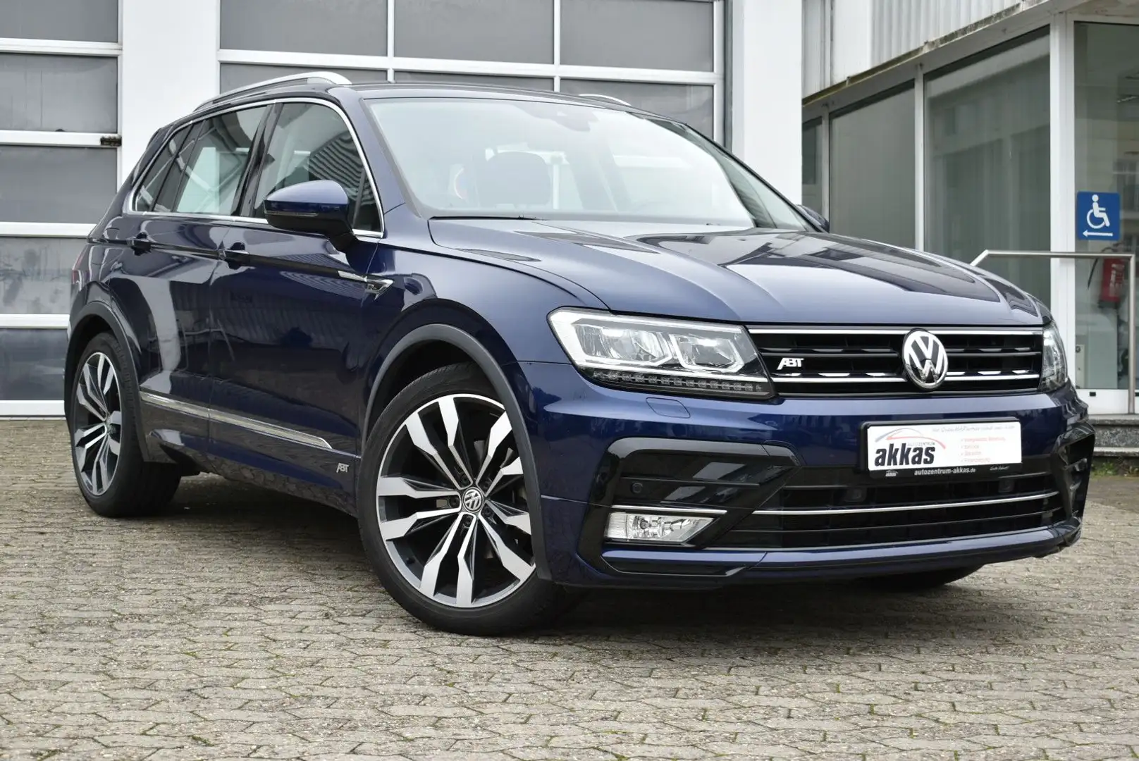 Volkswagen Tiguan Highline R-Line 4Motion *ACC*LED* Blau - 1