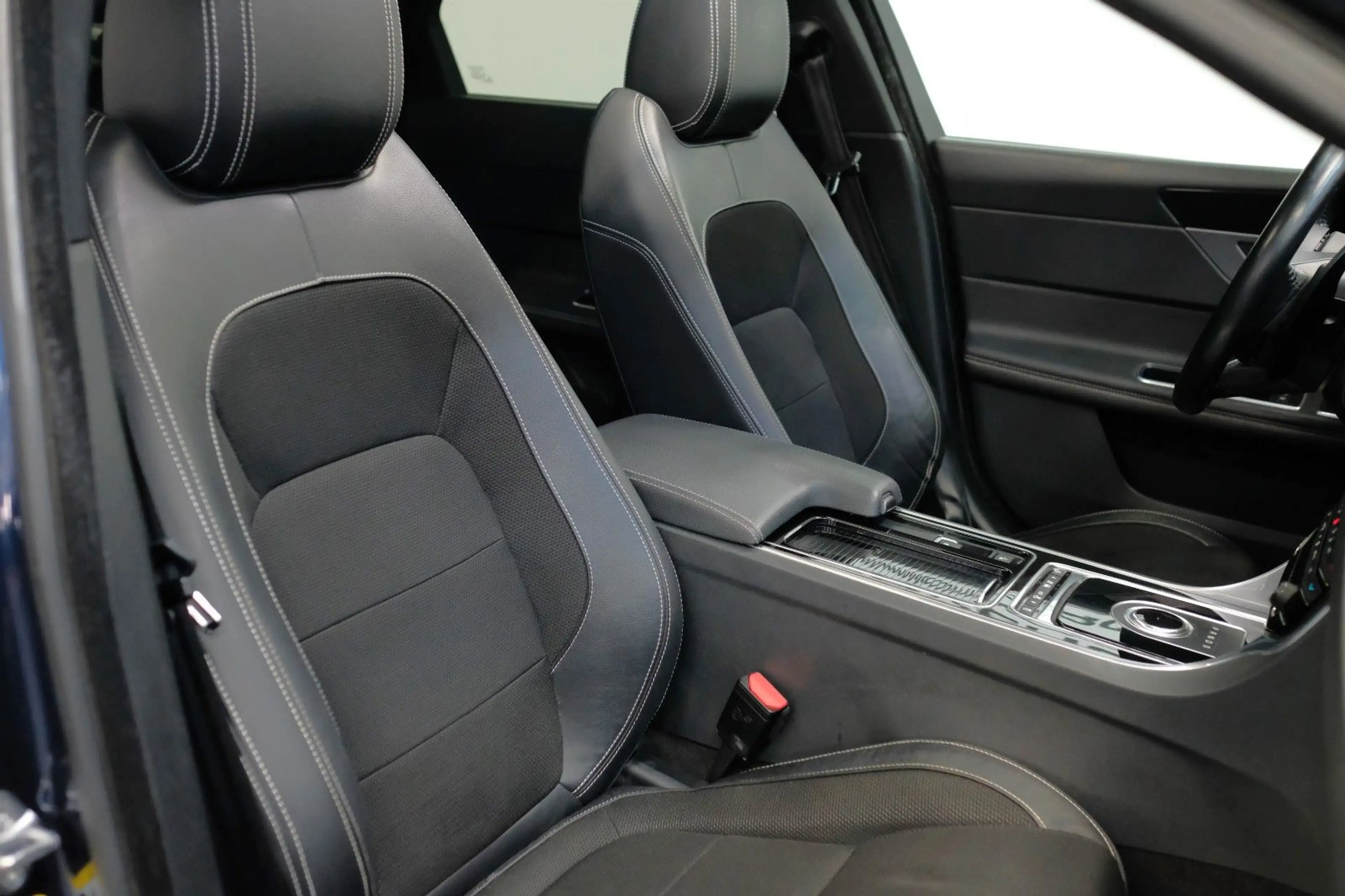 Jaguar XF R-SPORT/NAVI/KAMERA/SCHIEBEDACH/20ZOLL/HUD — photo 10