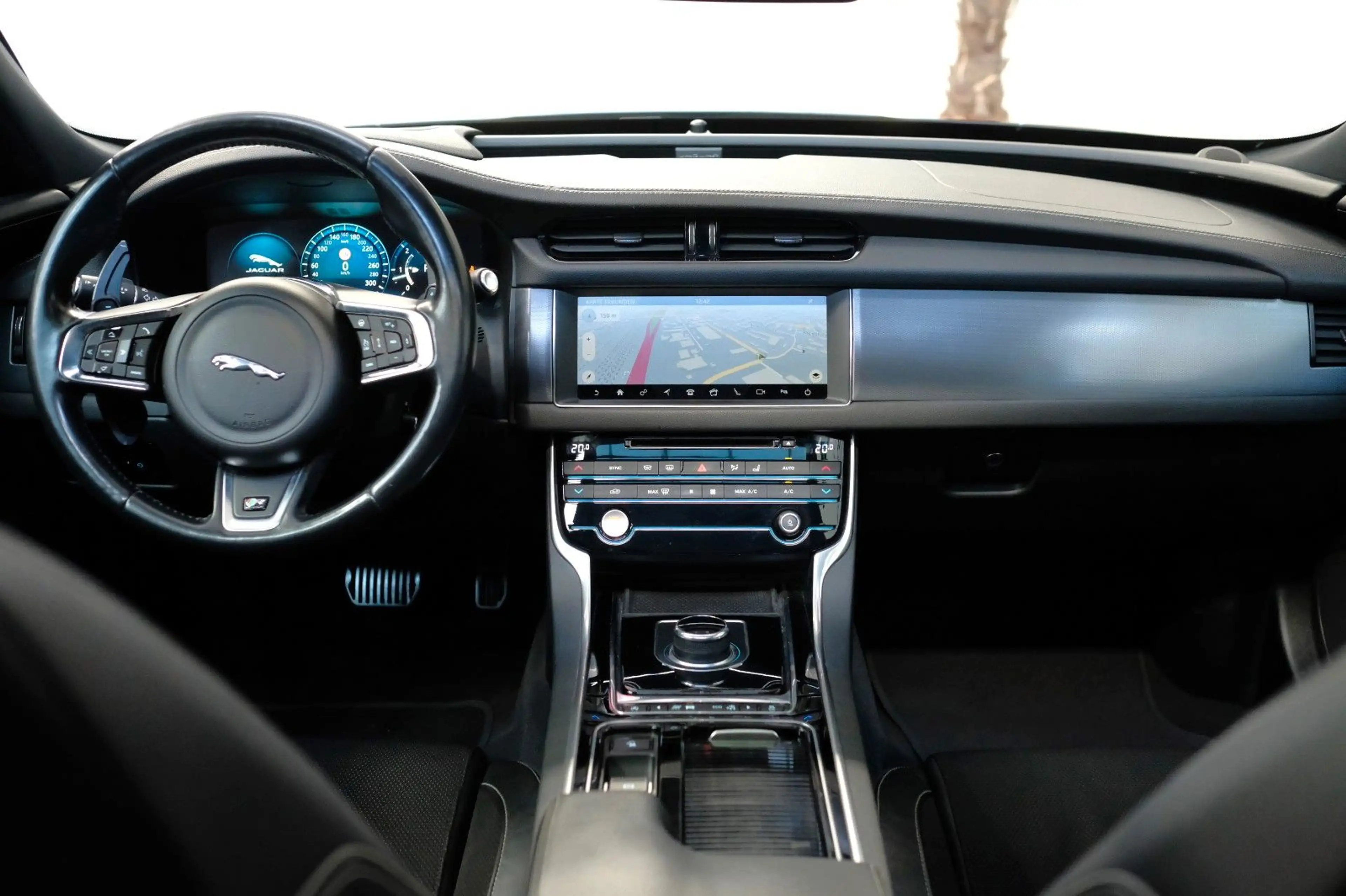 Jaguar XF R-SPORT/NAVI/KAMERA/SCHIEBEDACH/20ZOLL/HUD — photo 11