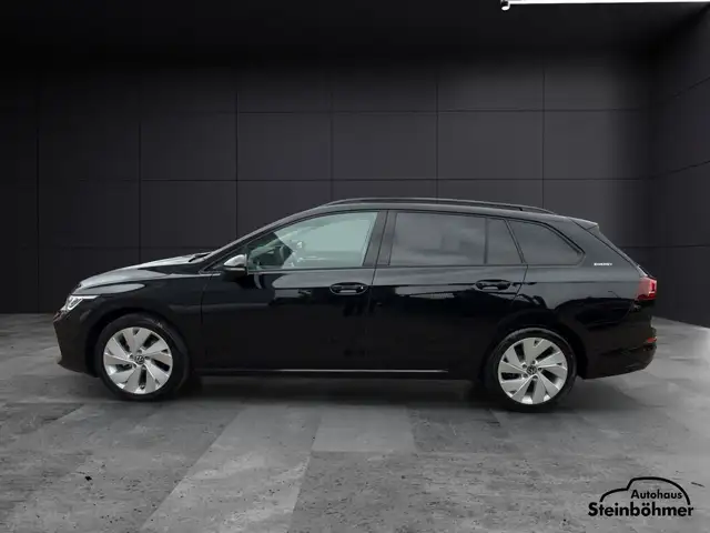 Volkswagen Golf view 3