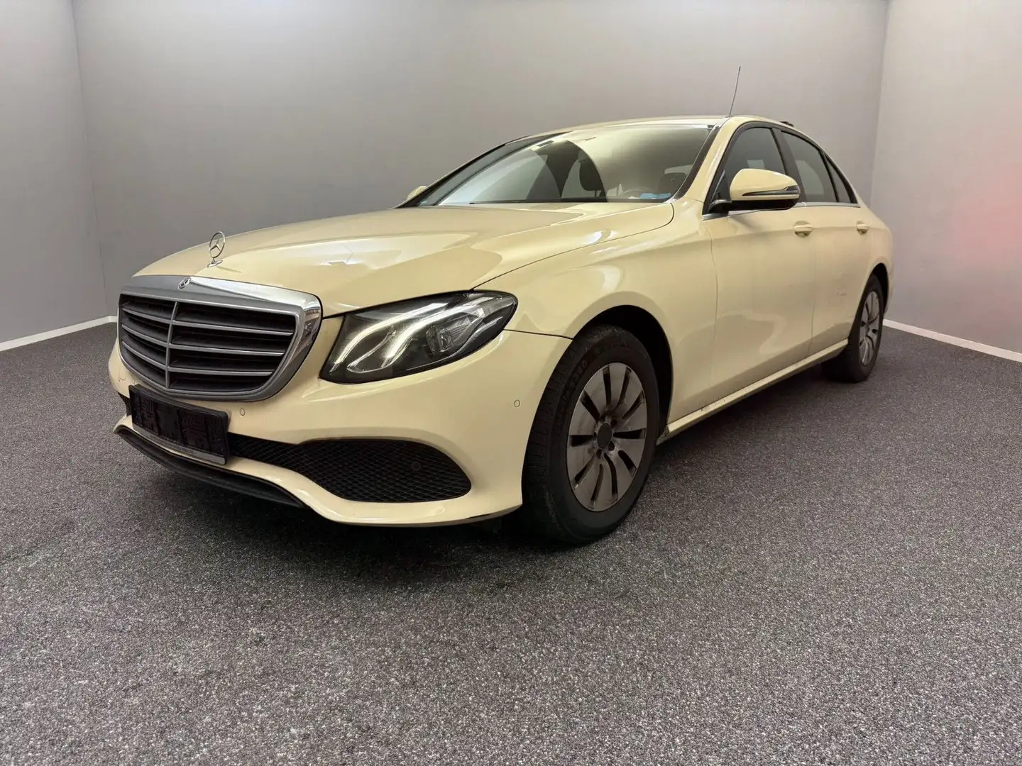 Mercedes-Benz E 200 d TAXI MANUFAKTUR*TAXAMETER*LED*NOTALARM Beige - 1