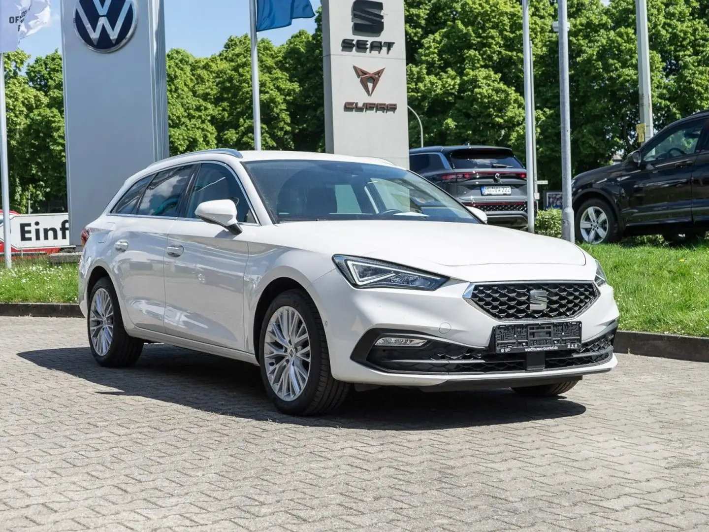 SEAT Leon Sportstourer Xcellence 1.5 TSI+AHK+LED+Navi Wit - 2