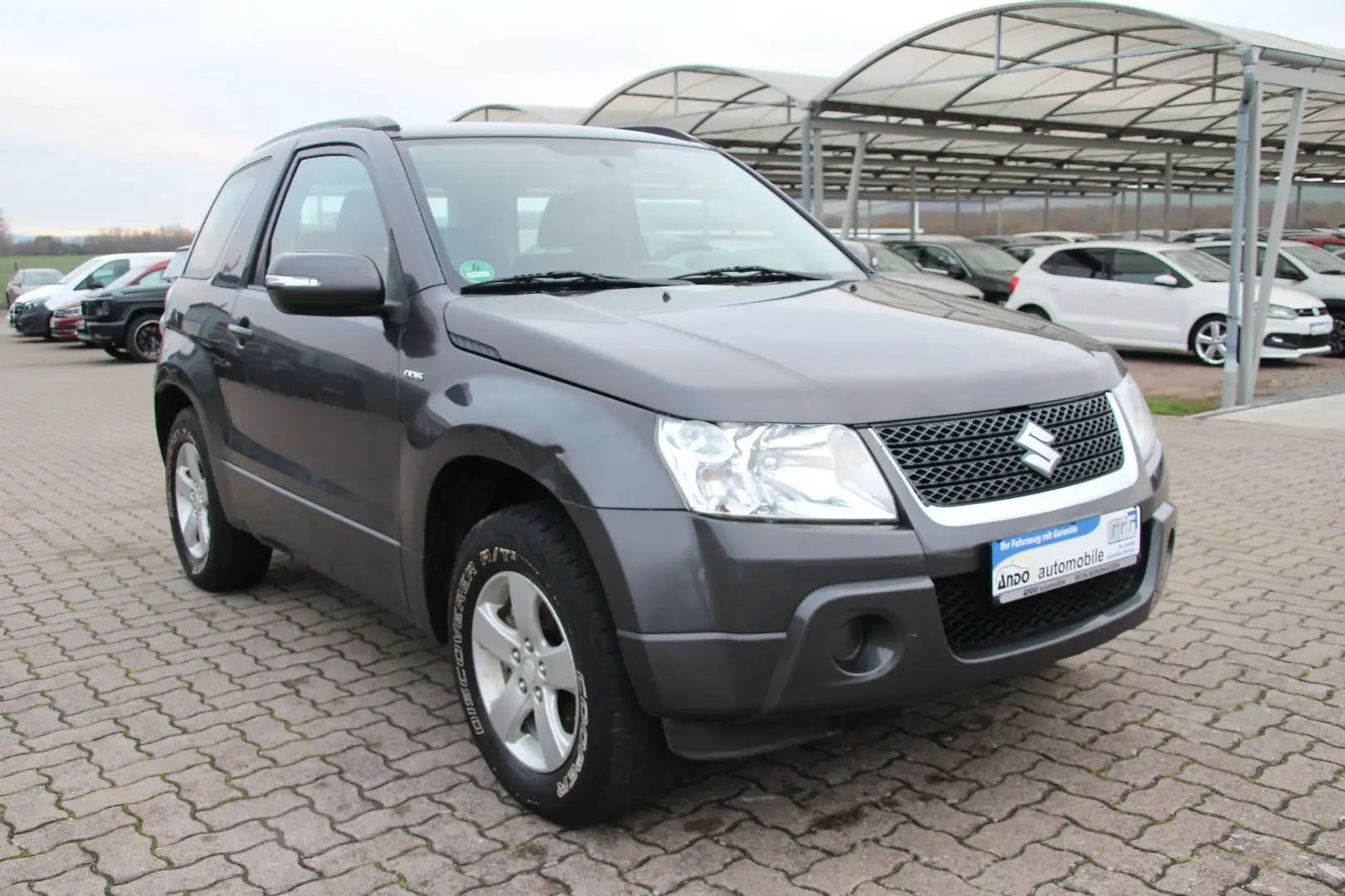 Suzuki Grand Vitara 1.9 DDIS Comfort 4x4 Klima/Keyless Grau - 2