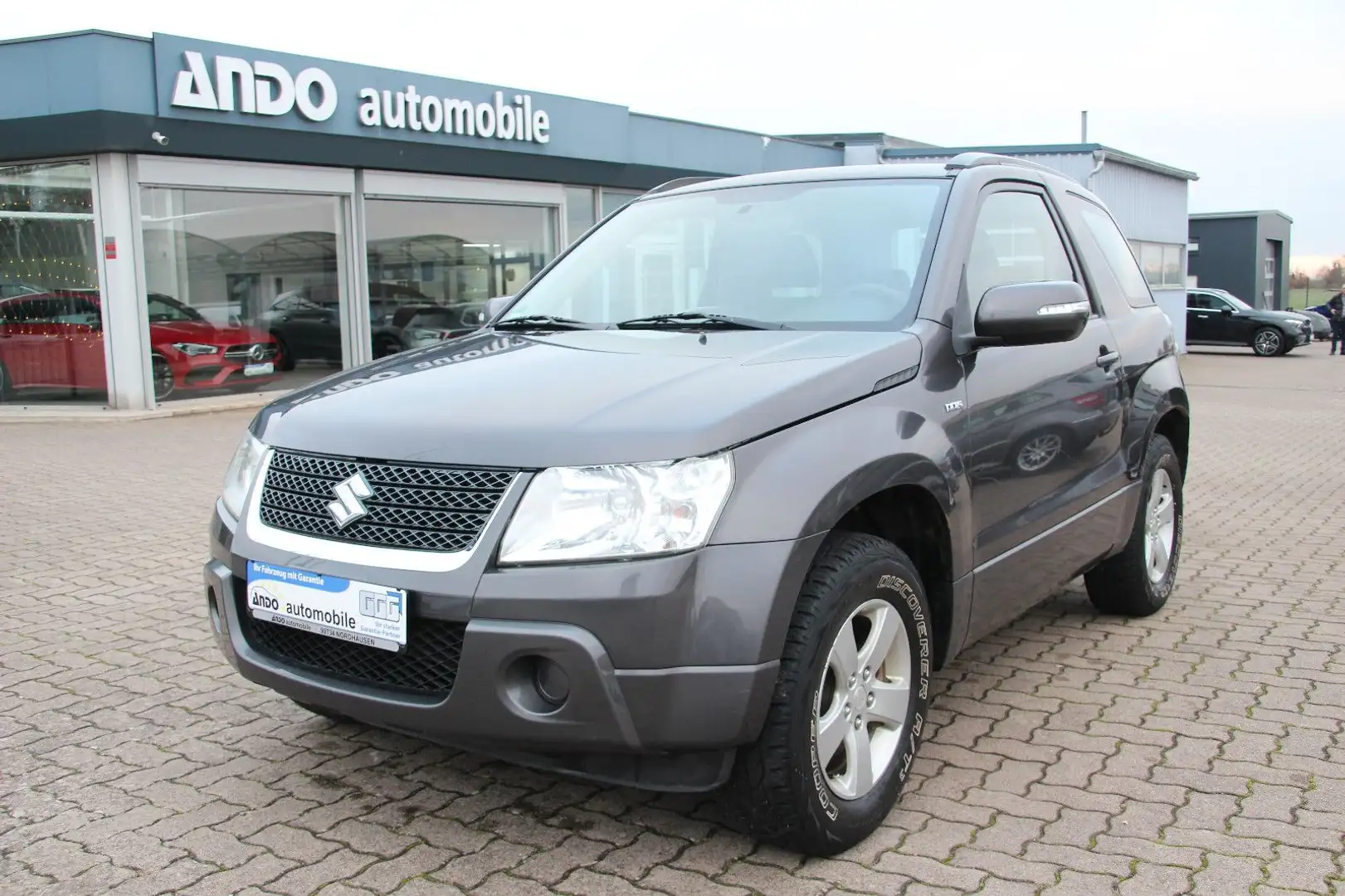 Suzuki Grand Vitara 1.9 DDIS Comfort 4x4 Klima/Keyless Grau - 1