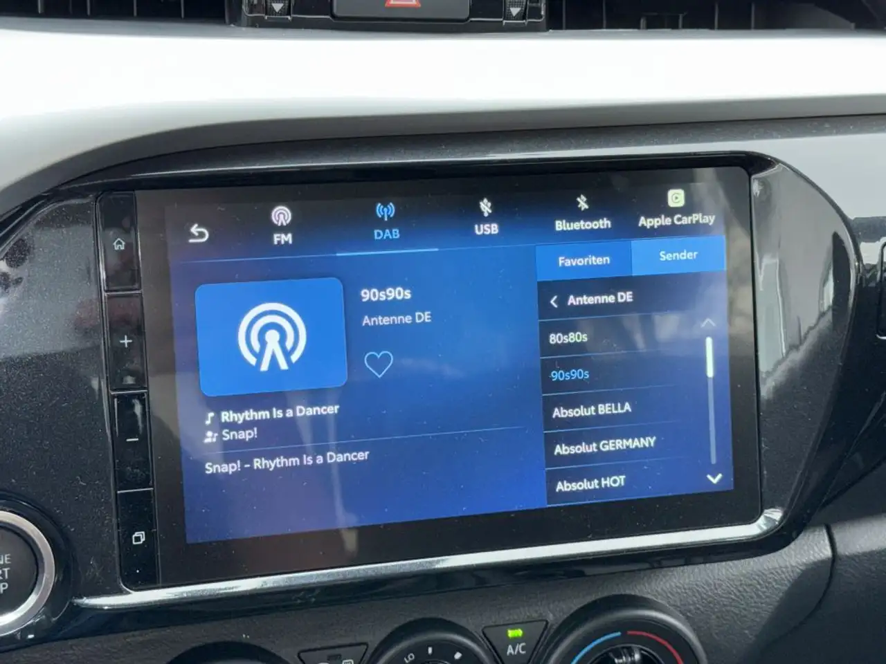Toyota Hilux 2.8 Double Cab Schalter,CarPlay,ACC,Kamera,Klima 13