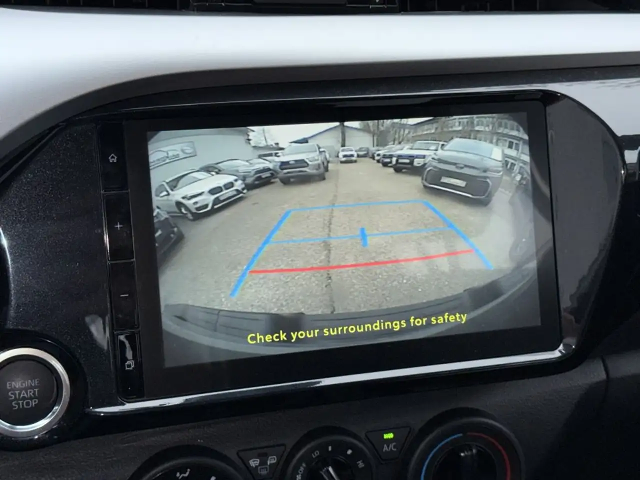 Toyota Hilux 2.8 Double Cab Schalter,CarPlay,ACC,Kamera,Klima 12