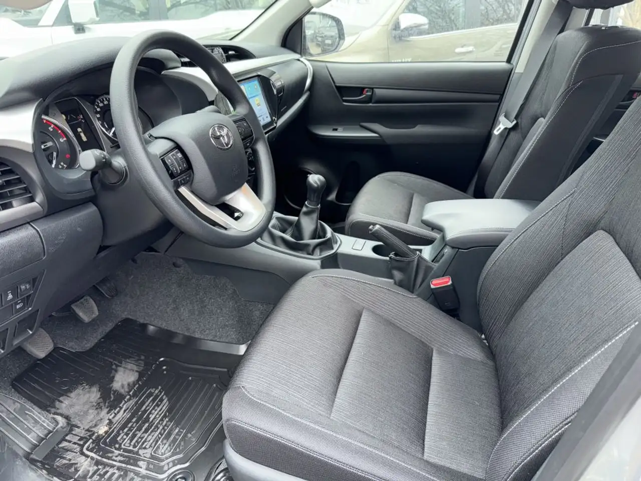 Toyota Hilux 2.8 Double Cab Schalter,CarPlay,ACC,Kamera,Klima 5