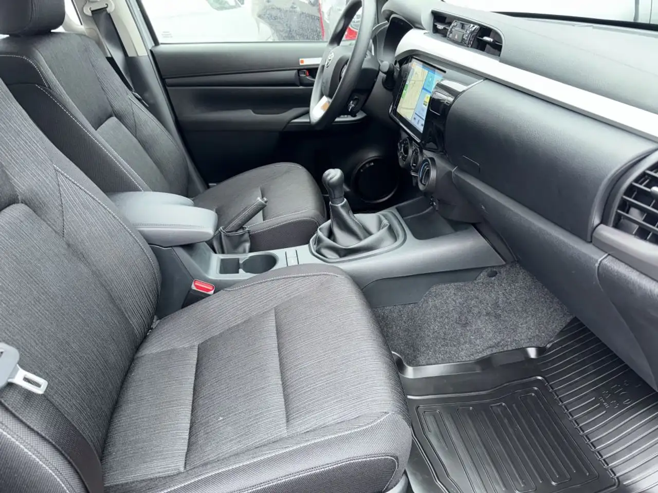 Toyota Hilux 2.8 Double Cab Schalter,CarPlay,ACC,Kamera,Klima 6