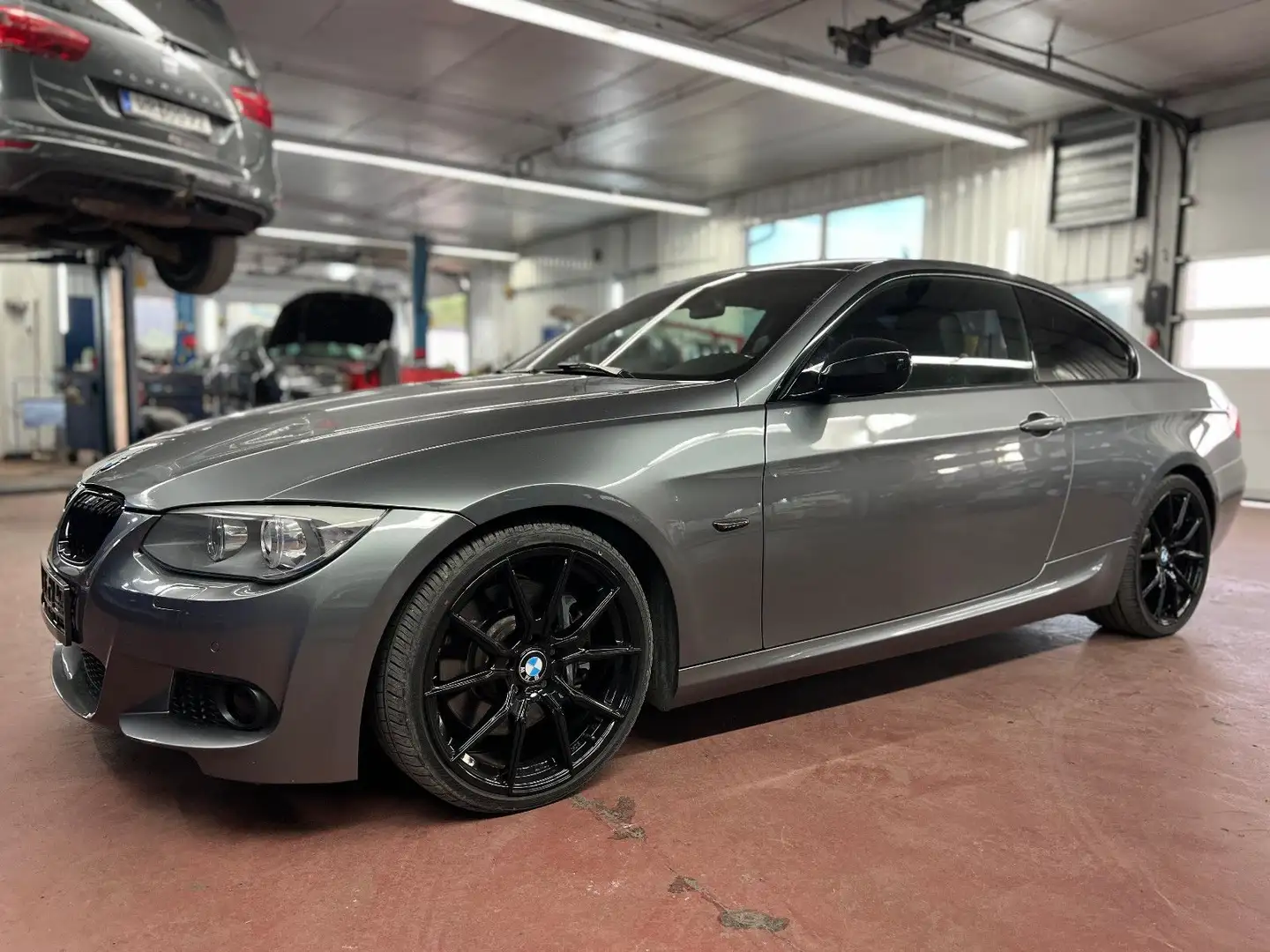 BMW 335 i M Sport Paket Performance ESD Gris - 2