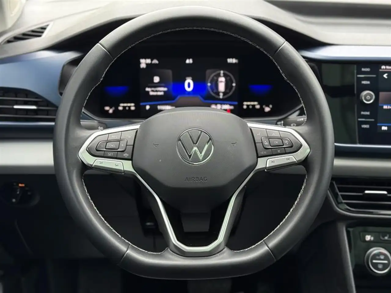 Volkswagen Taos снимка Volkswagen Taos
