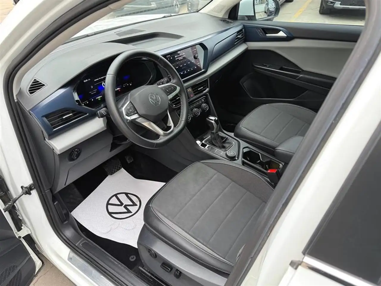 Volkswagen Taos снимка Volkswagen Taos