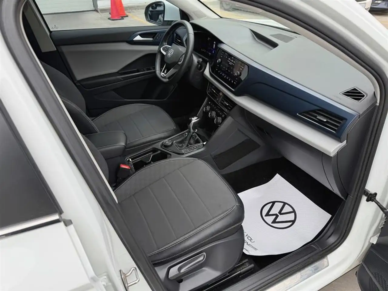 Volkswagen Taos снимка Volkswagen Taos