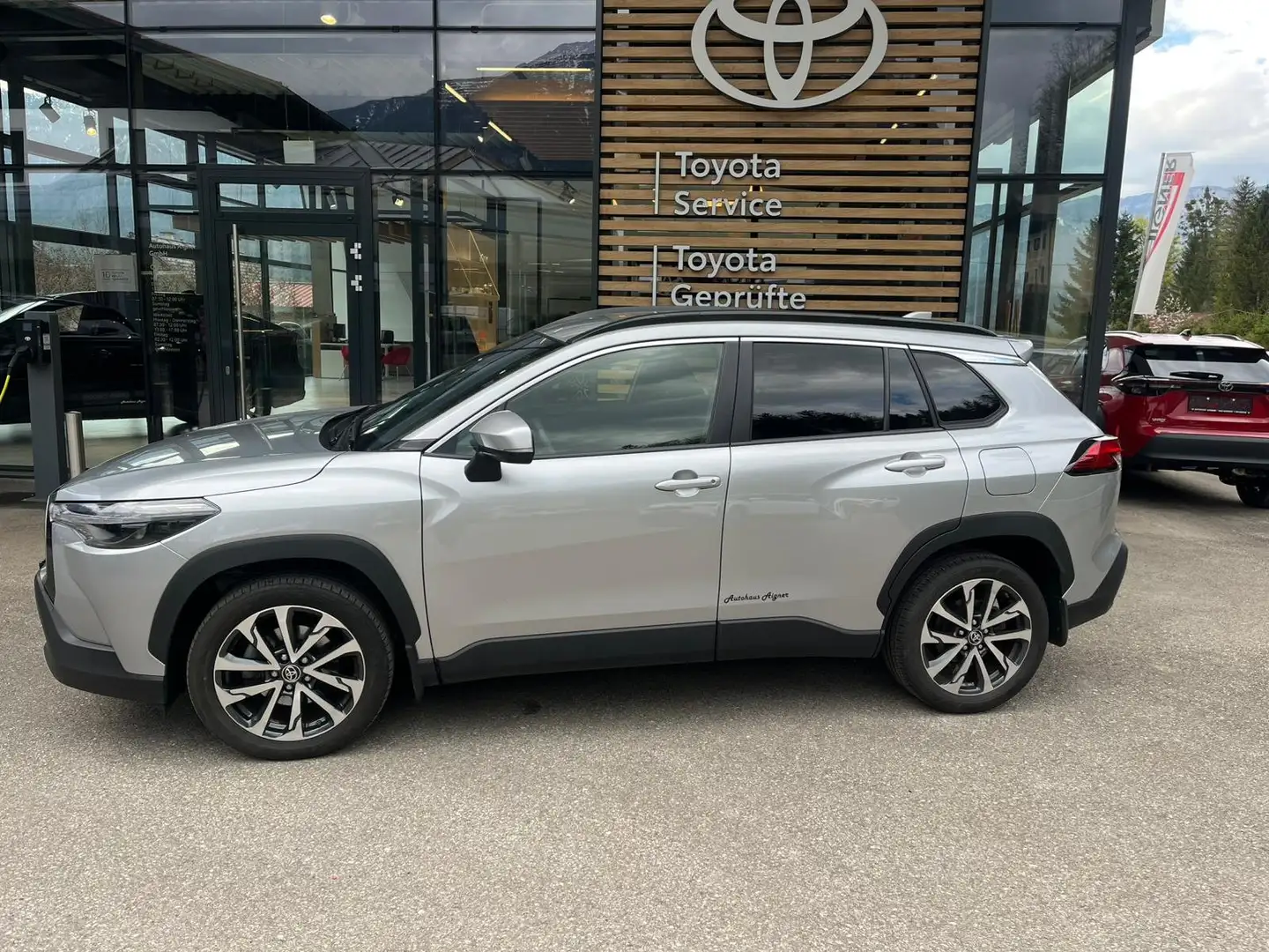 Toyota Corolla Cross Active Drive Silber - 1