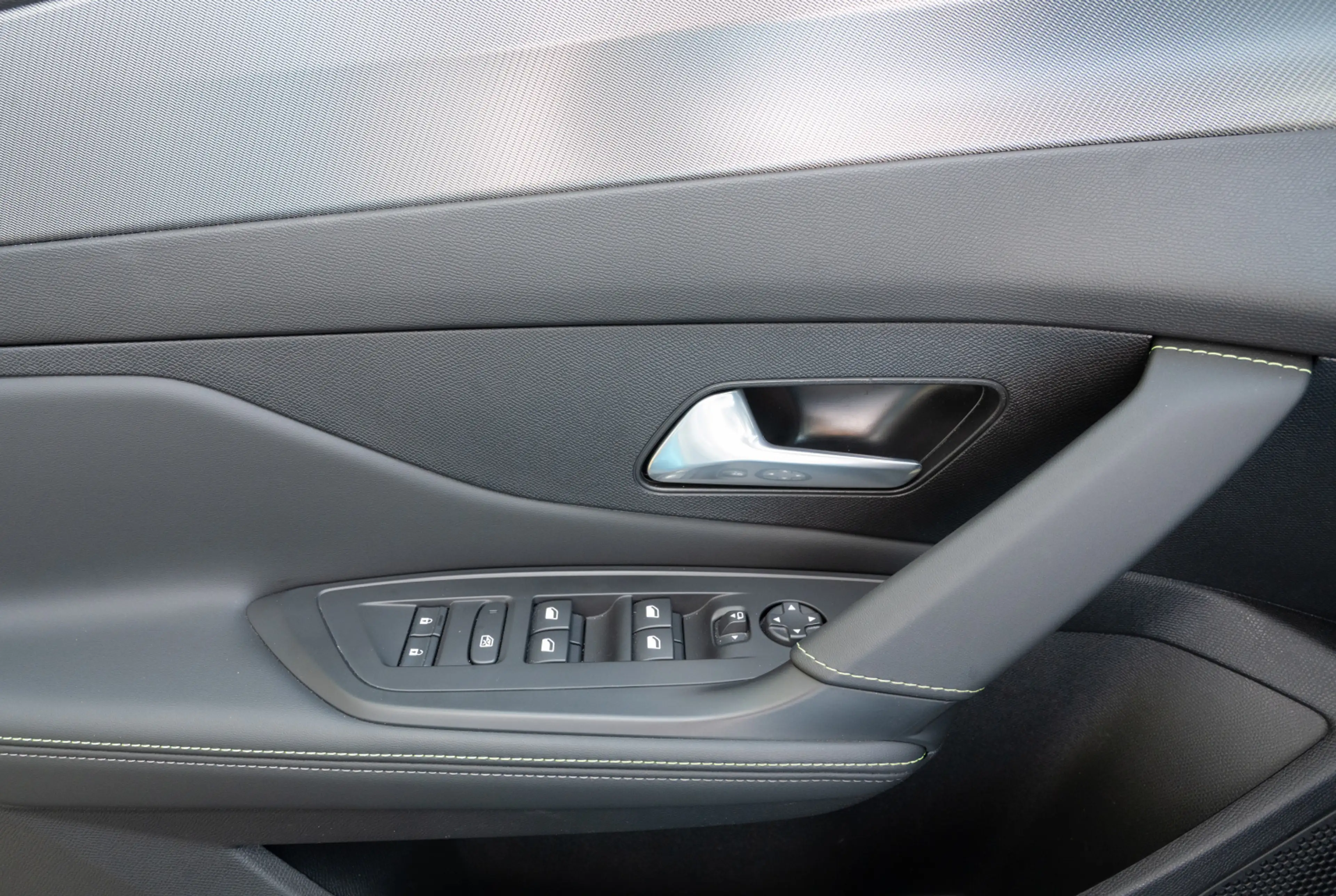 Peugeot 408 GT 1.2 PureTech 130 EAT8 *GW-TOP-DEAL* — photo 12