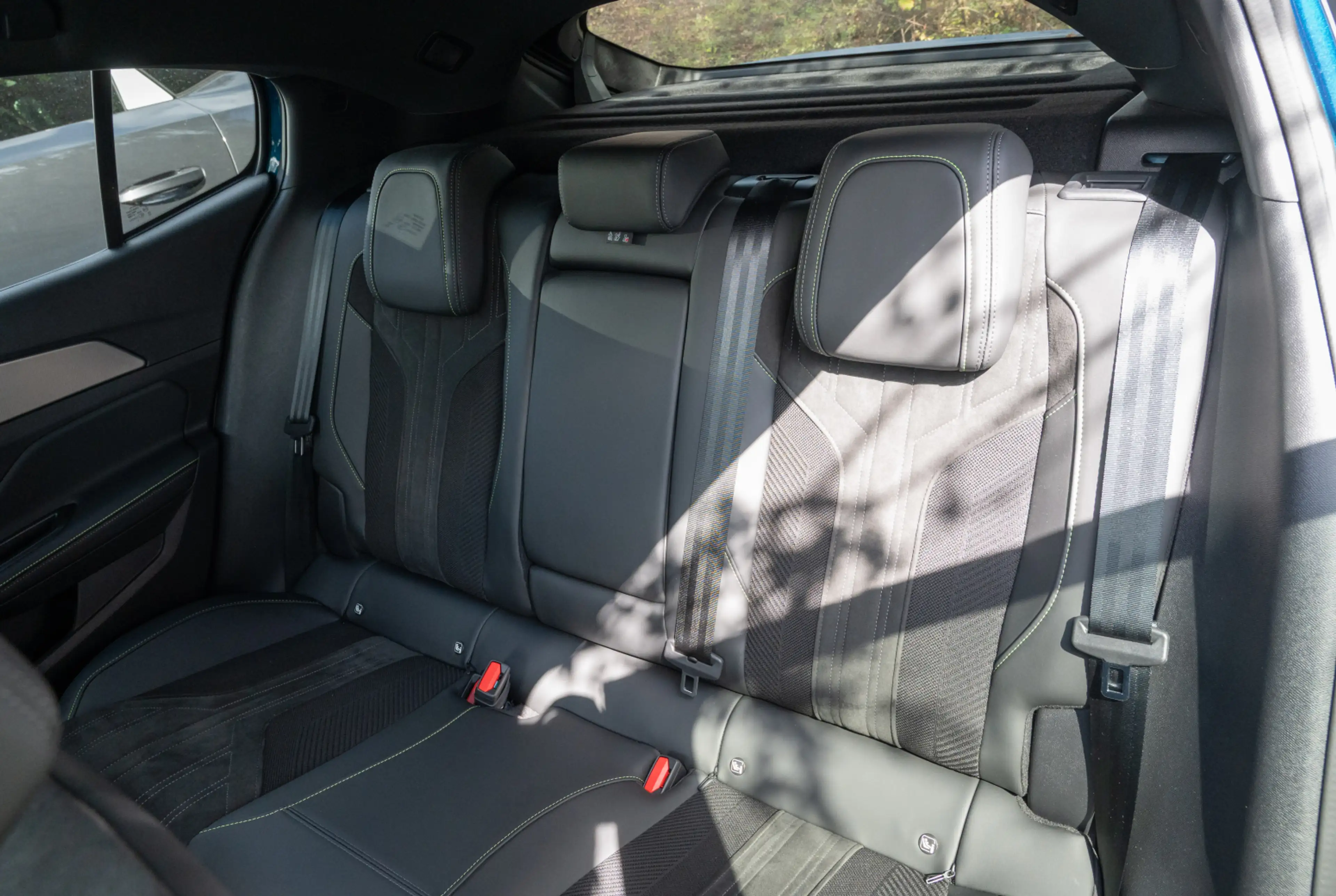Peugeot 408 GT 1.2 PureTech 130 EAT8 *GW-TOP-DEAL* — photo 8