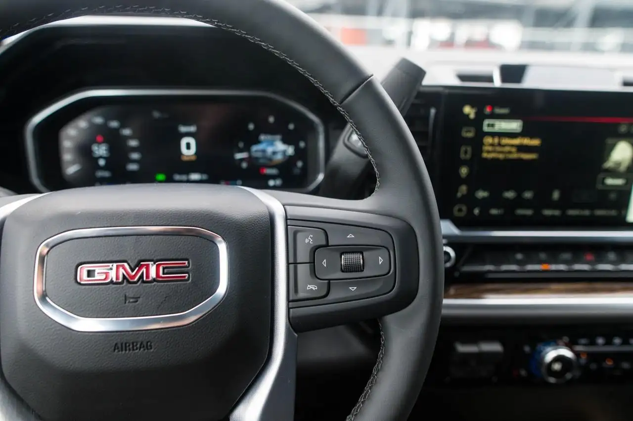 GMC Sierra 1500 снимка GMC Sierra 1500