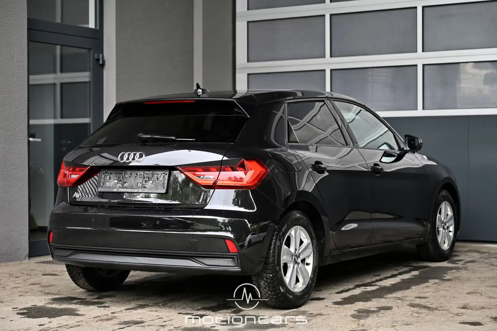 Audi A1 30 Sportback 1.0 TFSI Pickerl NEU Schwarz - 2