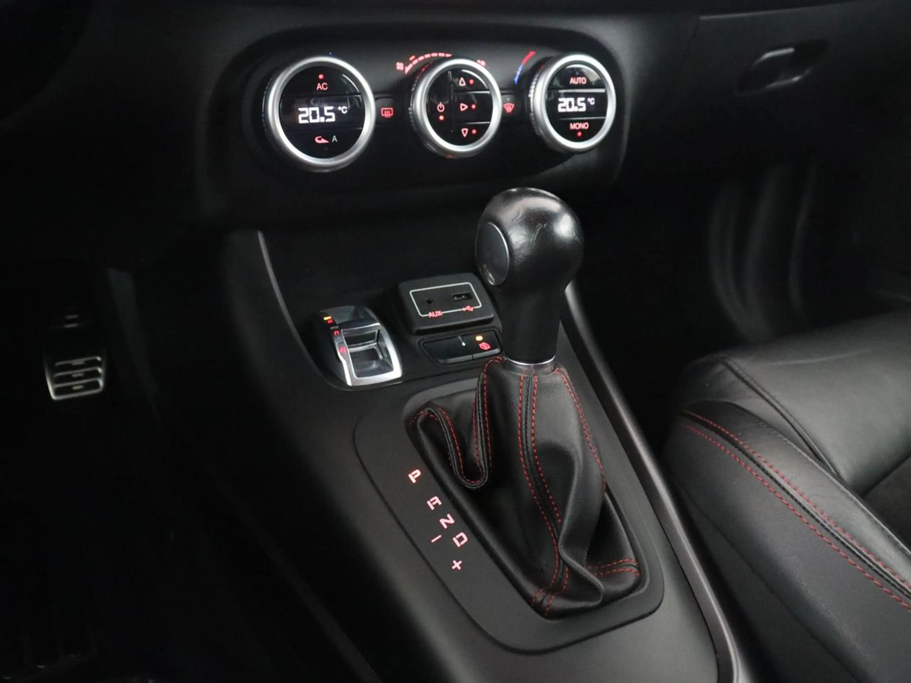 Alfa Romeo Giulietta 1.6 JTDm Super Veloce | Automaat | Stoelverwarming — photo 12