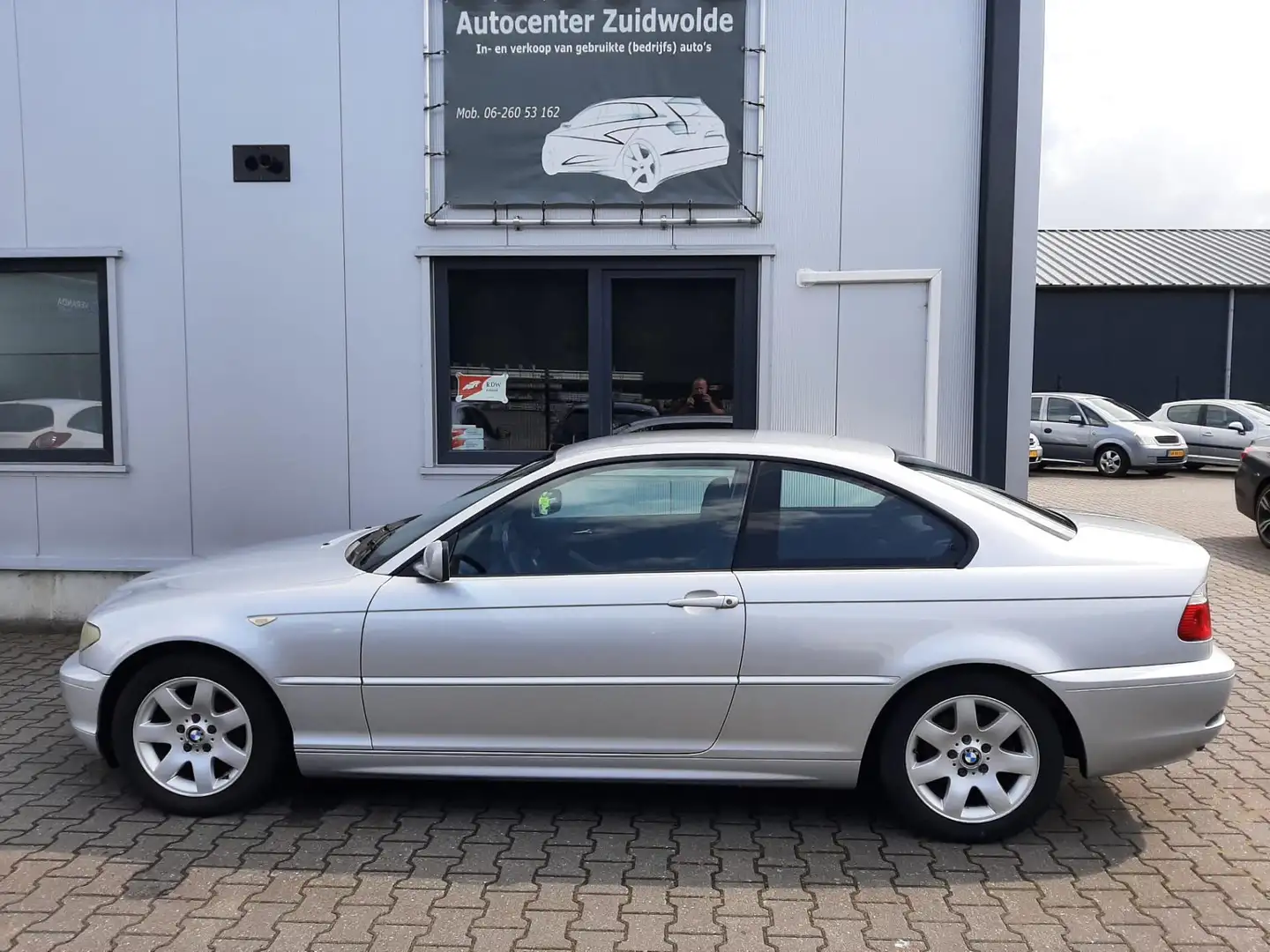 BMW 318 3-serie Coupé 318Ci Executive Grijs - 2