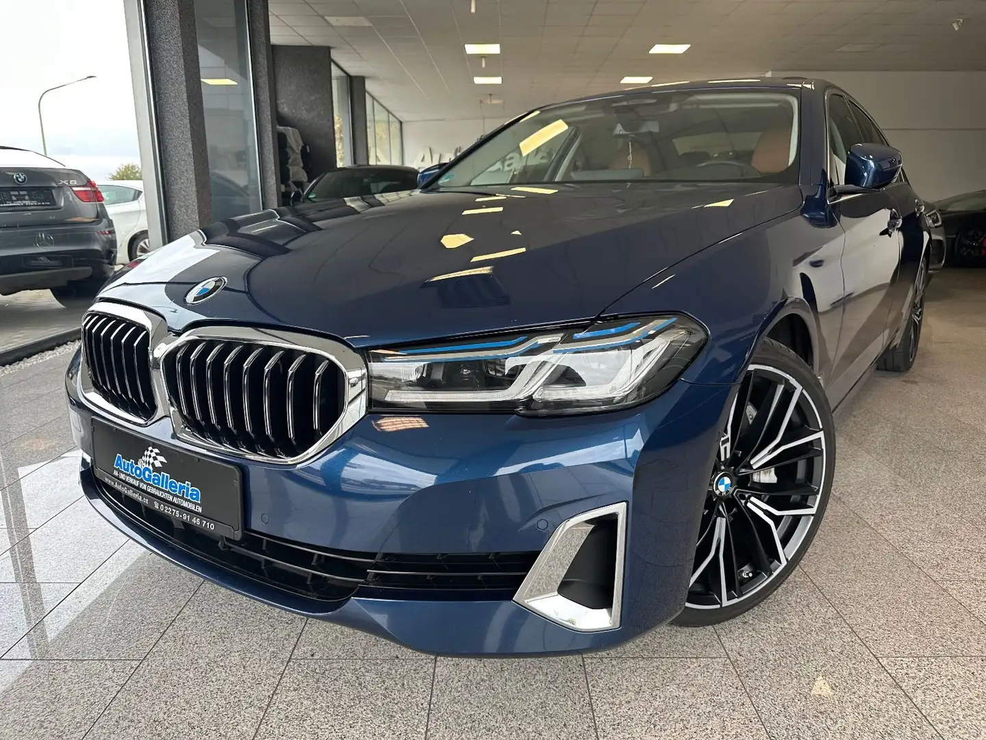 BMW 530 d Luxury Line HUD Laser Kamera ACC M Fahrwer Blau - 1