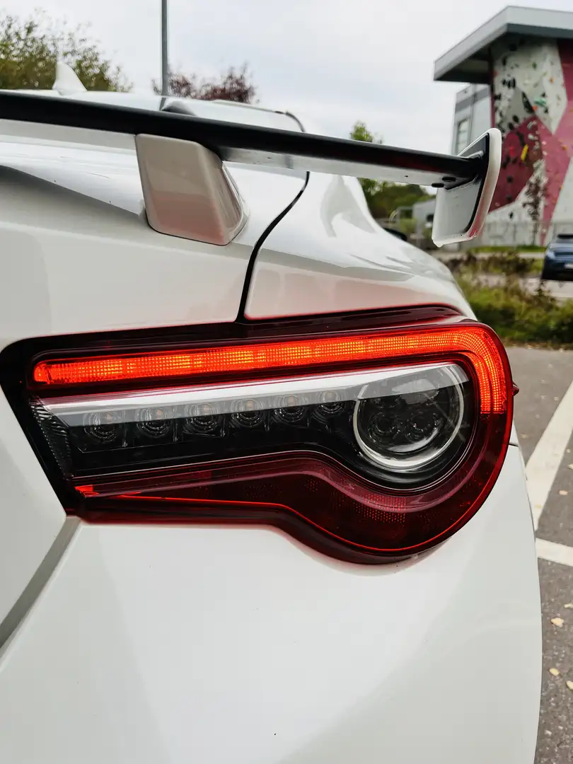 Toyota GT86 Automatik - Mit noch gültig Garantie. Weiß - 2
