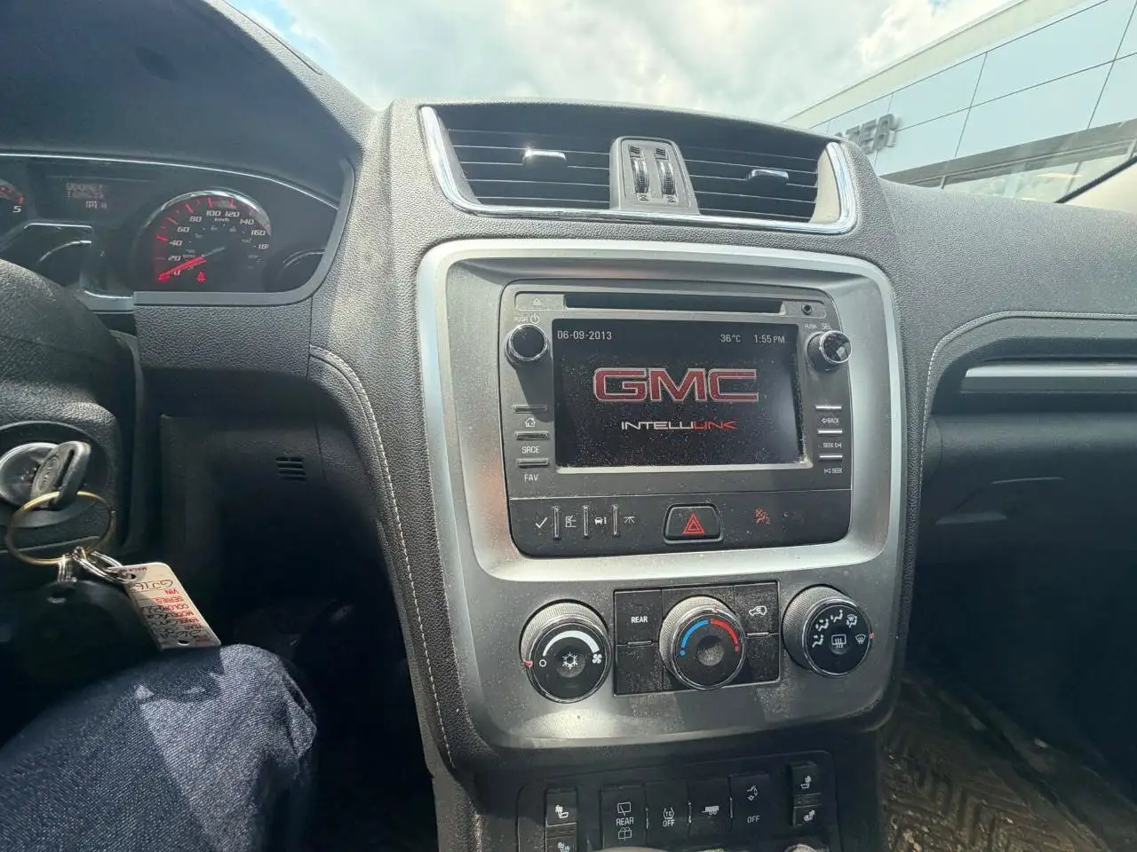 GMC Acadia снимка GMC Acadia