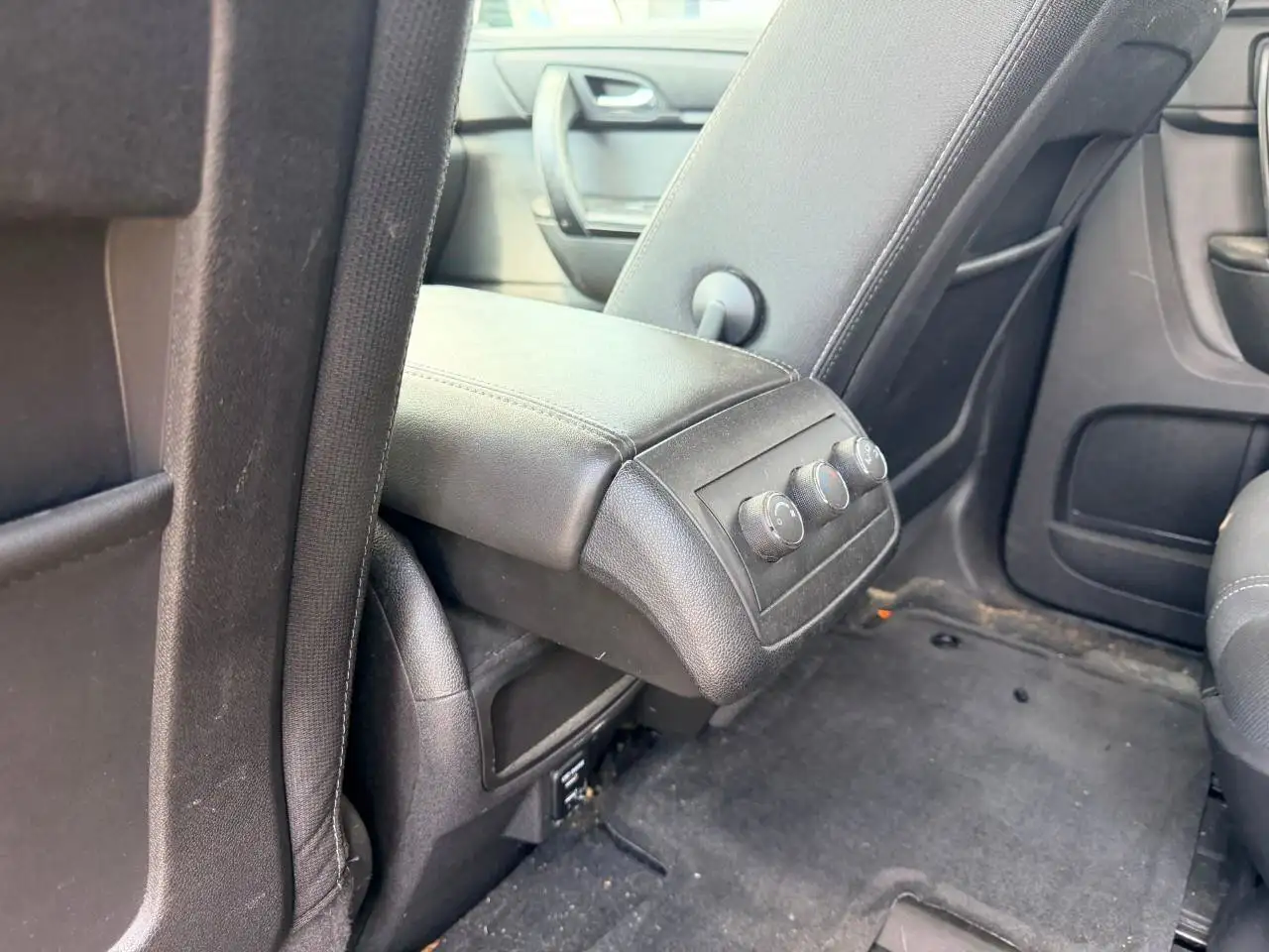 GMC Acadia снимка GMC Acadia