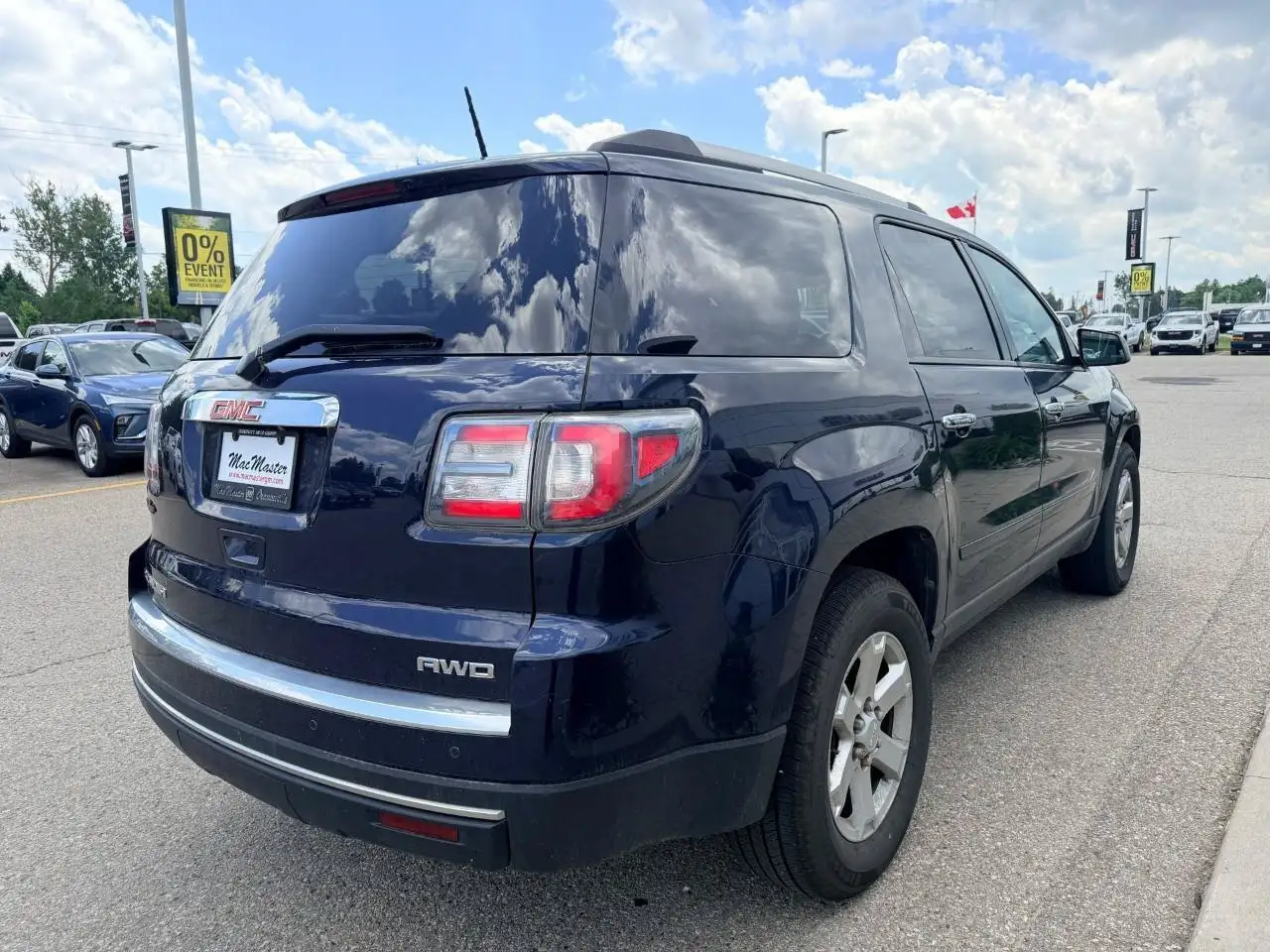 GMC Acadia снимка GMC Acadia
