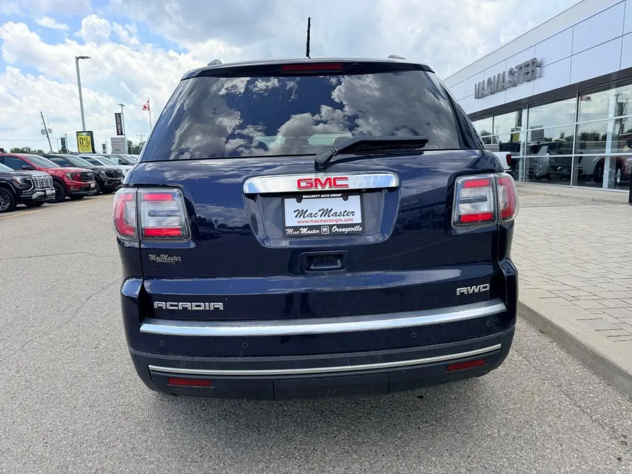 GMC Acadia снимка GMC Acadia