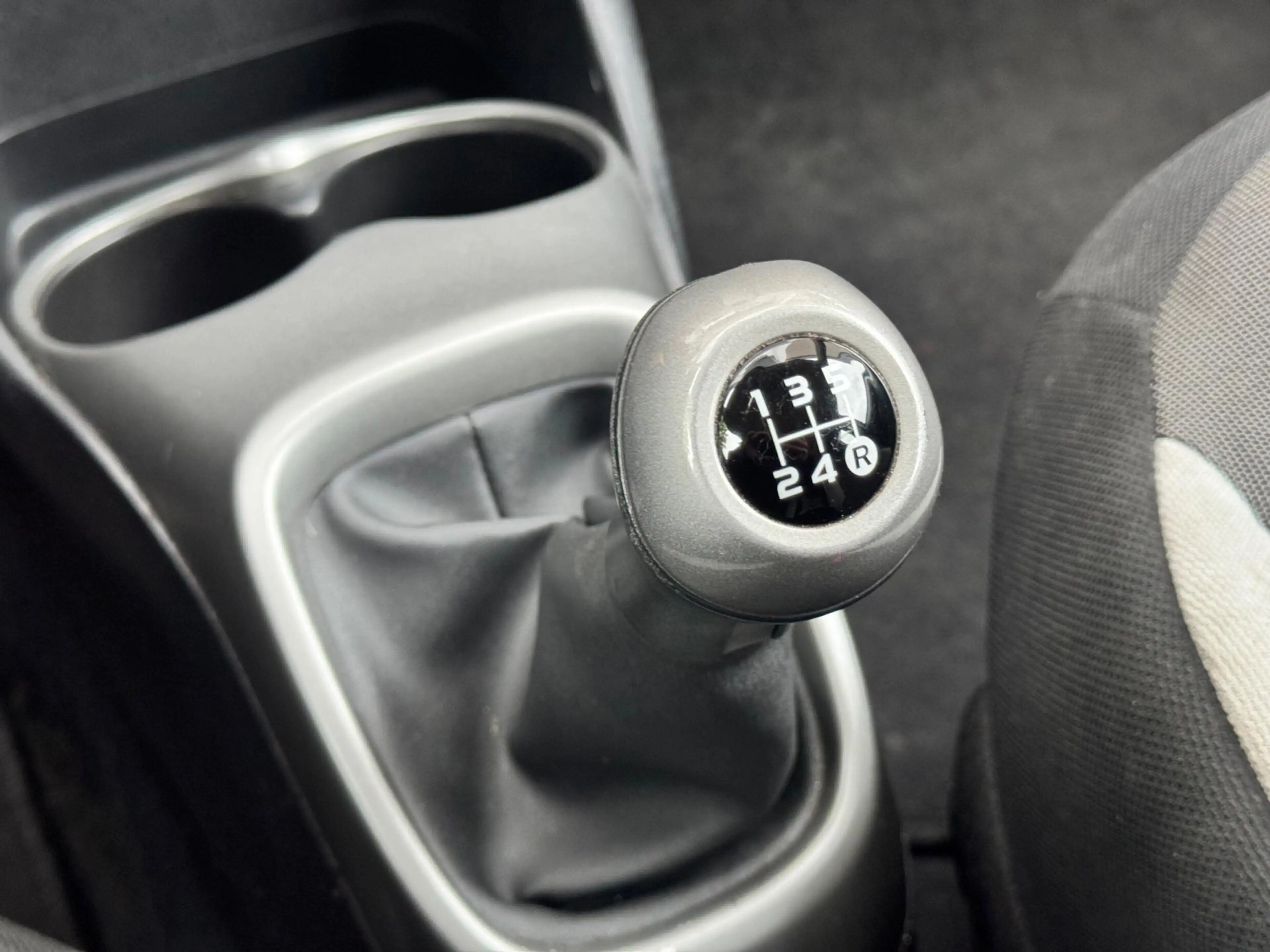 Toyota Aygo 1.0 VVT-i x-play Airco/Elektrische ramen — photo 11