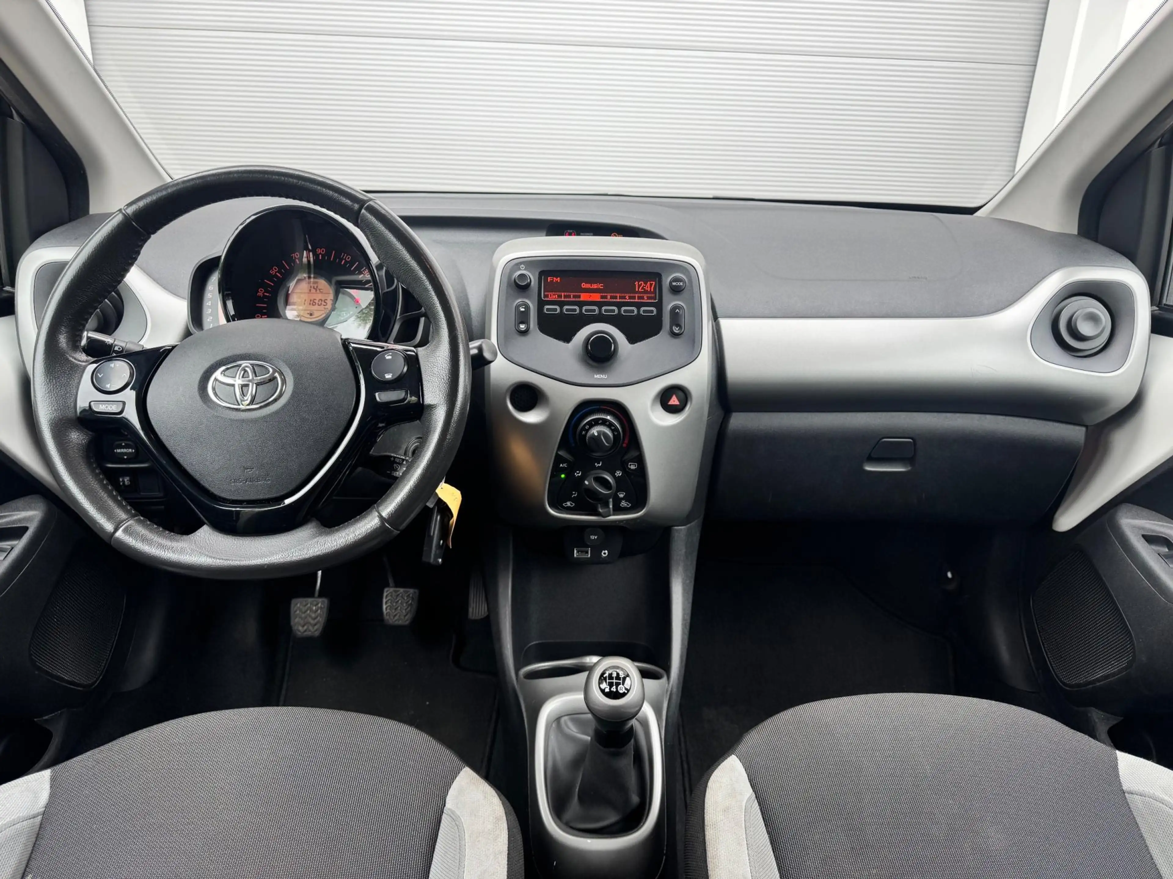 Toyota Aygo 1.0 VVT-i x-play Airco/Elektrische ramen — photo 7