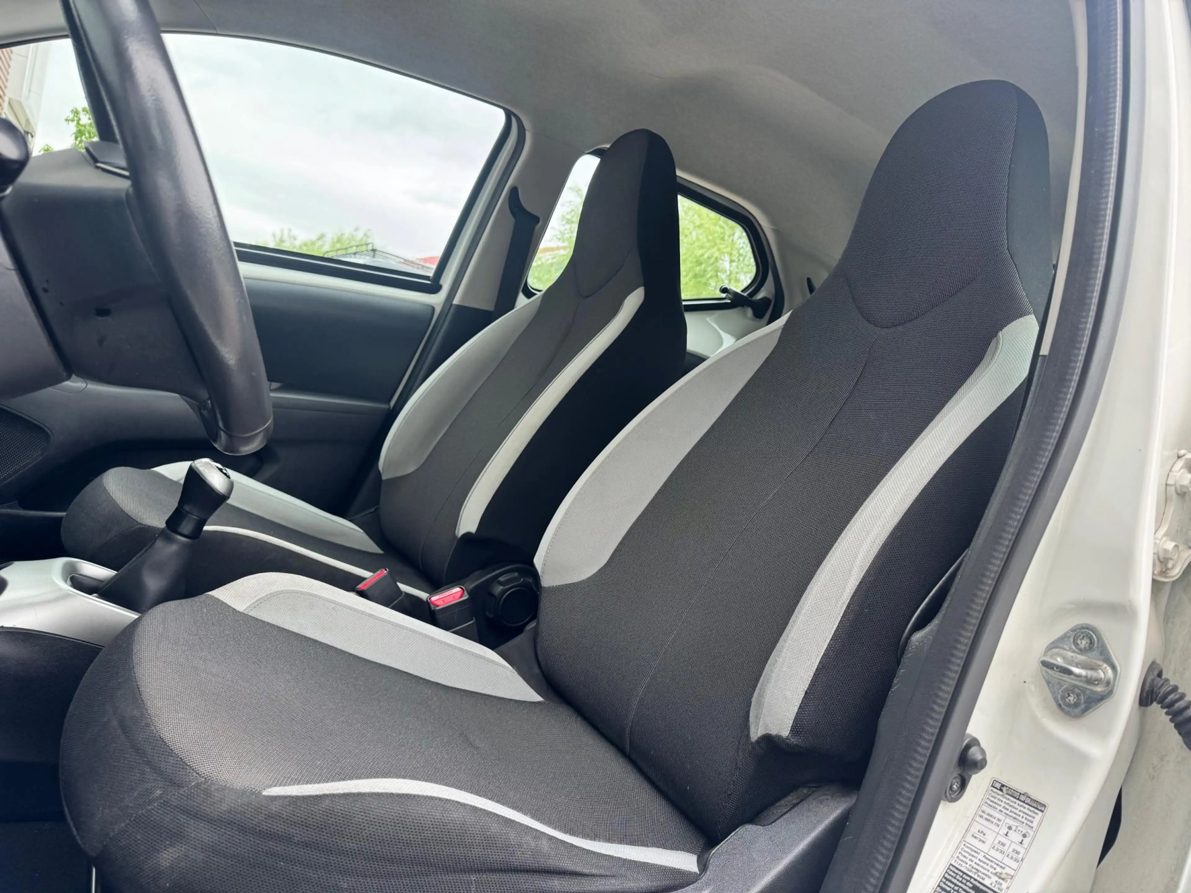Toyota Aygo 1.0 VVT-i x-play Airco/Elektrische ramen — photo 8