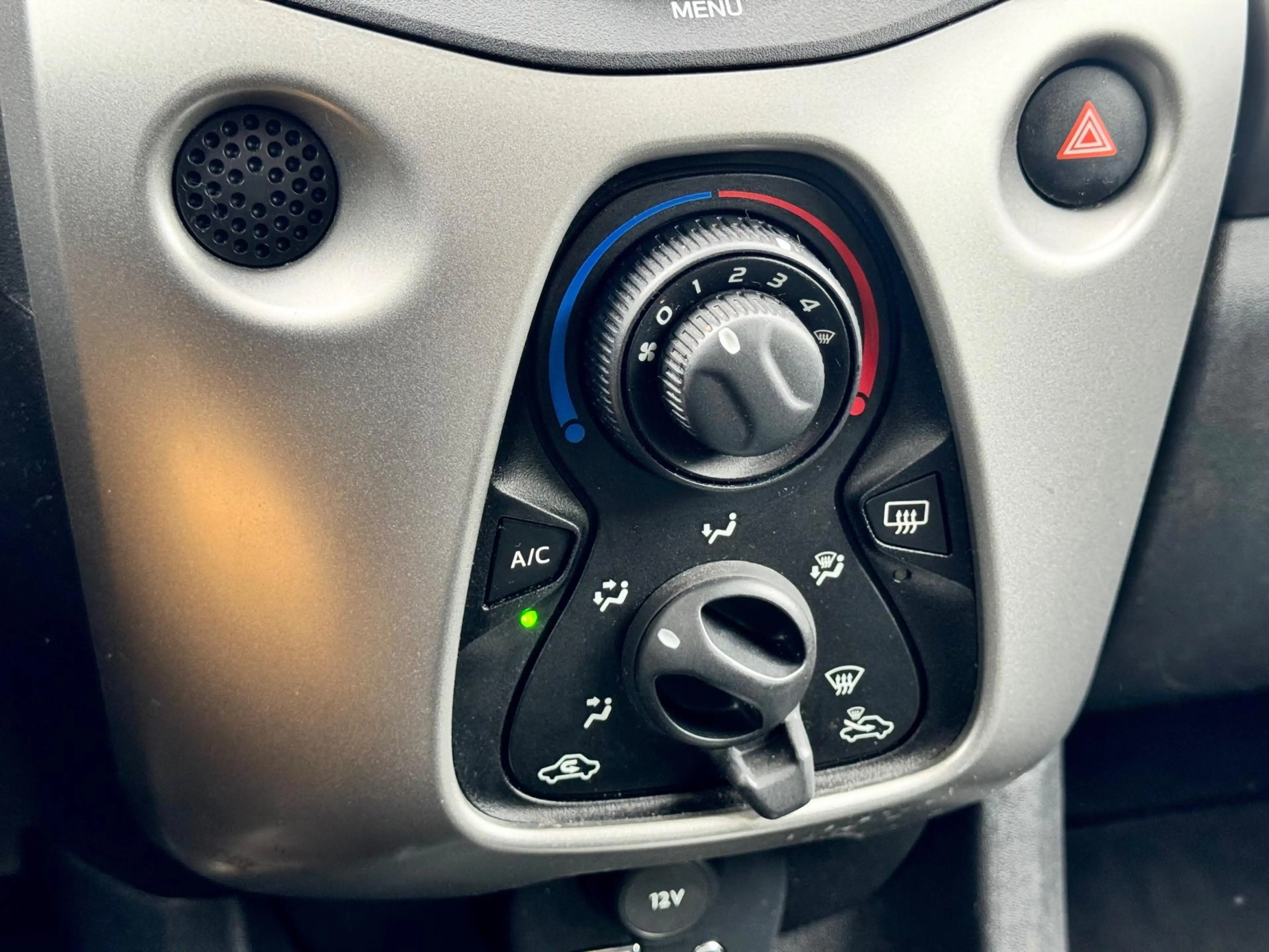 Toyota Aygo 1.0 VVT-i x-play Airco/Elektrische ramen — photo 13