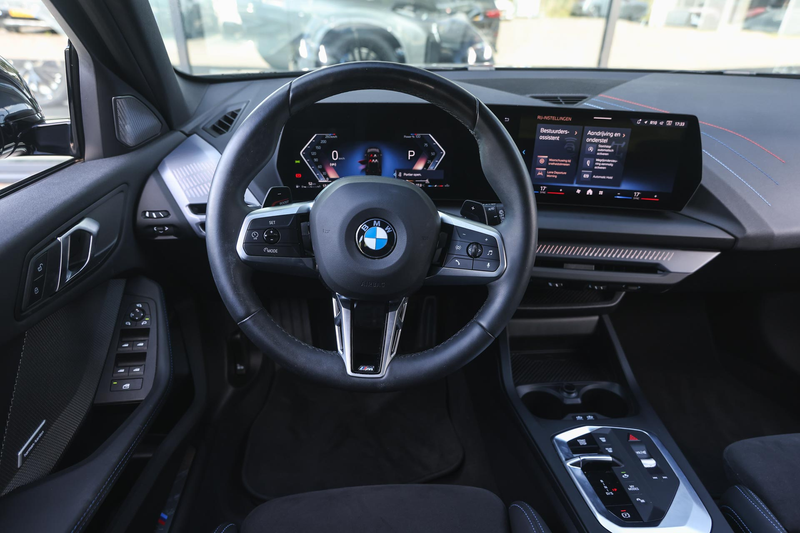 BMW 120 1 Serie M Sport Automaat / Sportstoelen / Comfort — photo 3