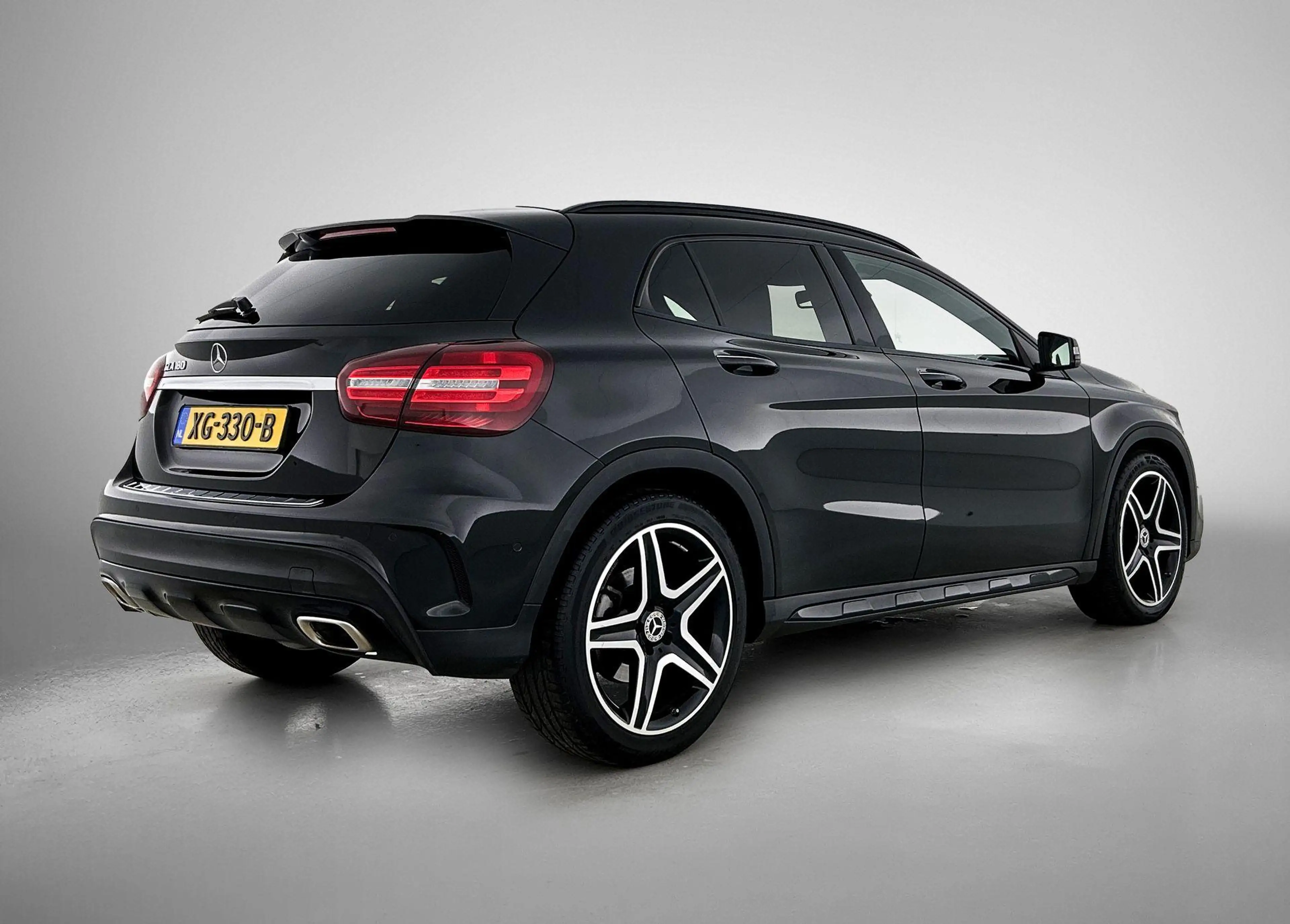 Mercedes-Benz GLA 180 Business Solution AMG — photo 4