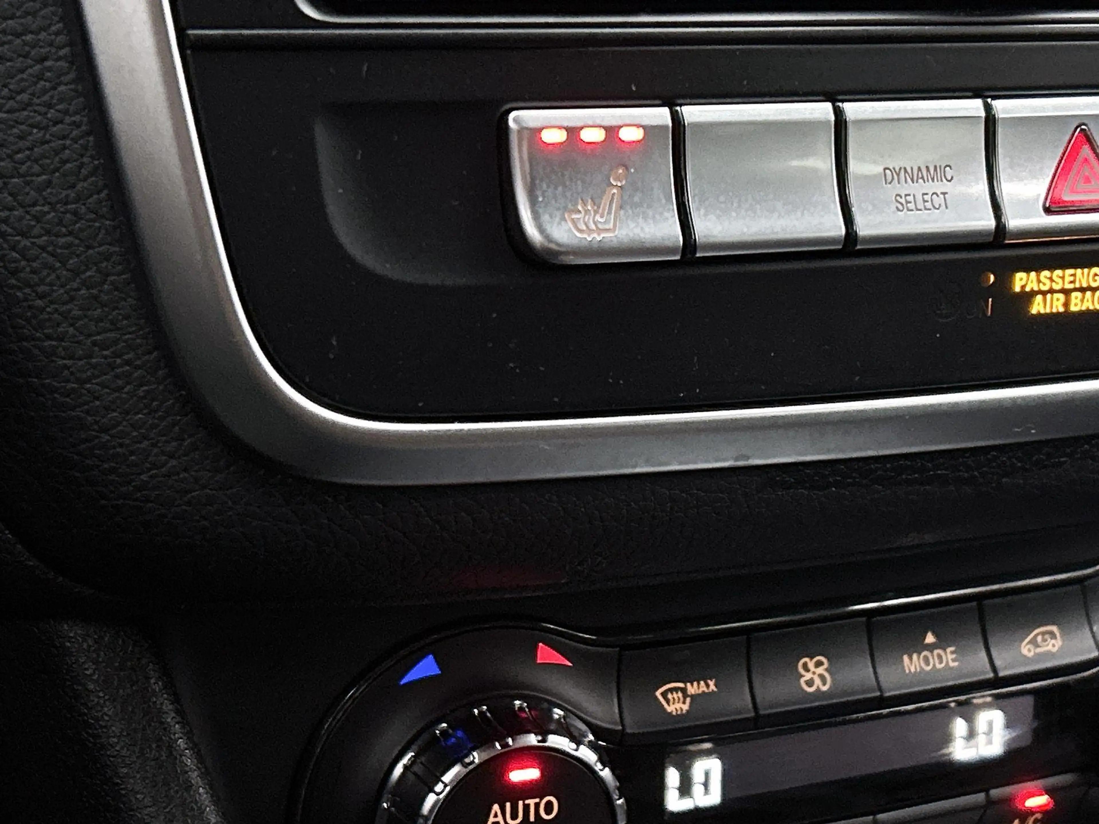 Mercedes-Benz GLA 180 Business Solution AMG — photo 8