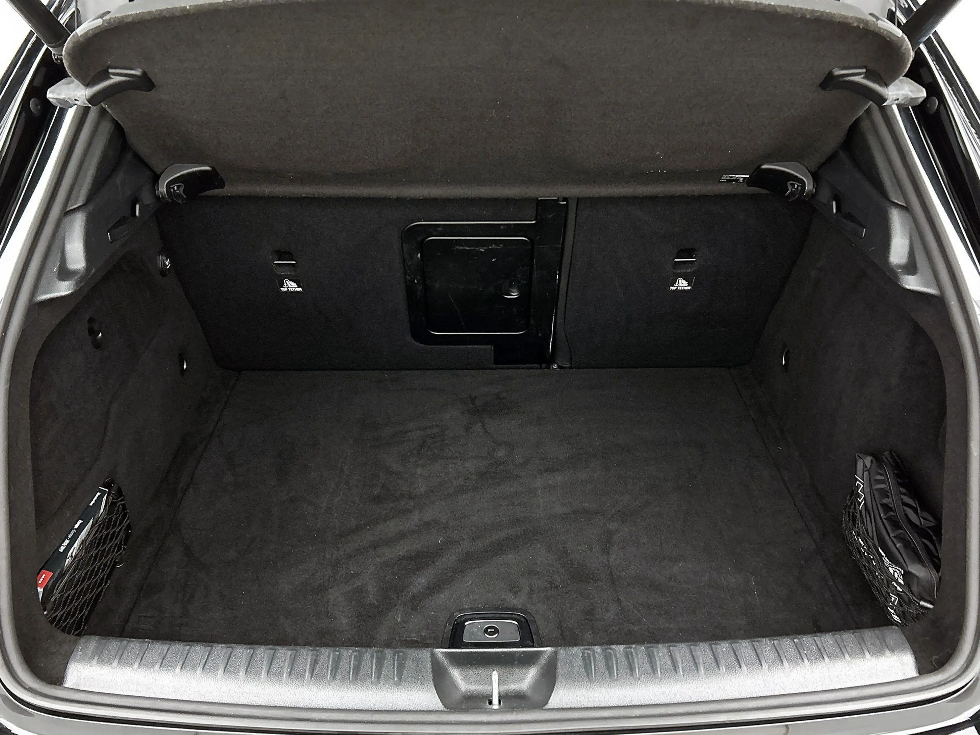 Mercedes-Benz GLA 180 Business Solution AMG — photo 15
