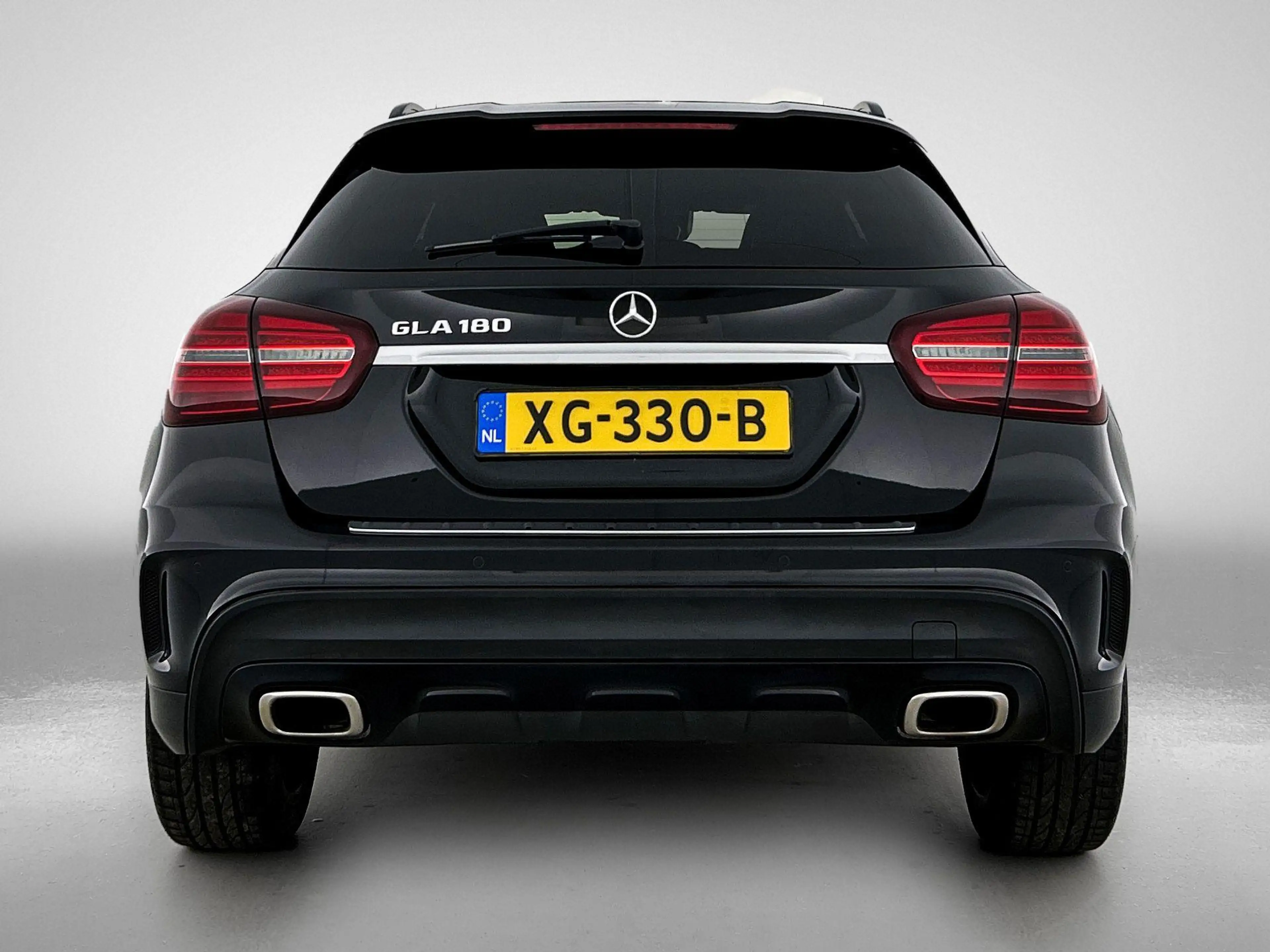 Mercedes-Benz GLA 180 Business Solution AMG — photo 3