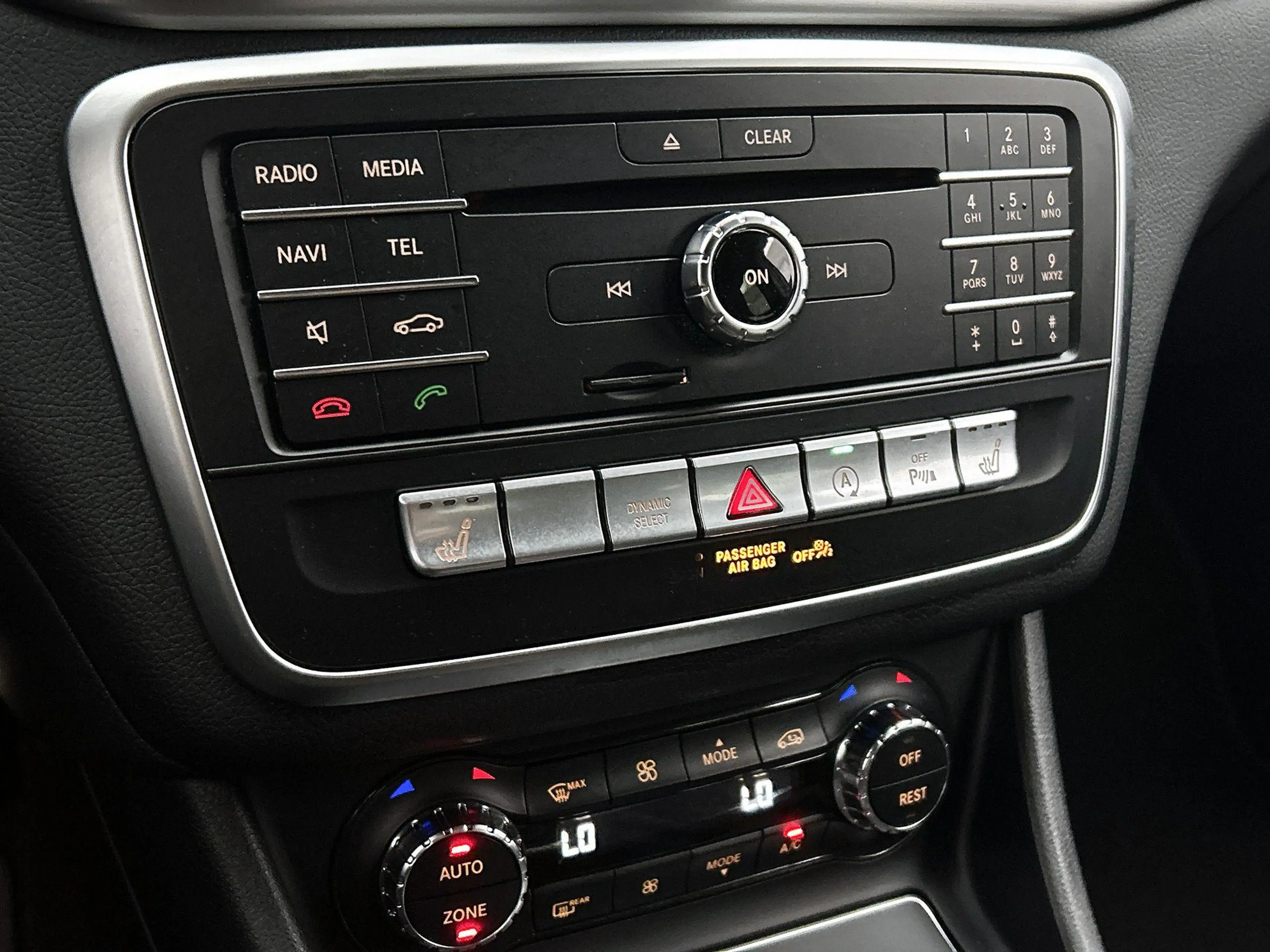Mercedes-Benz GLA 180 Business Solution AMG — photo 7