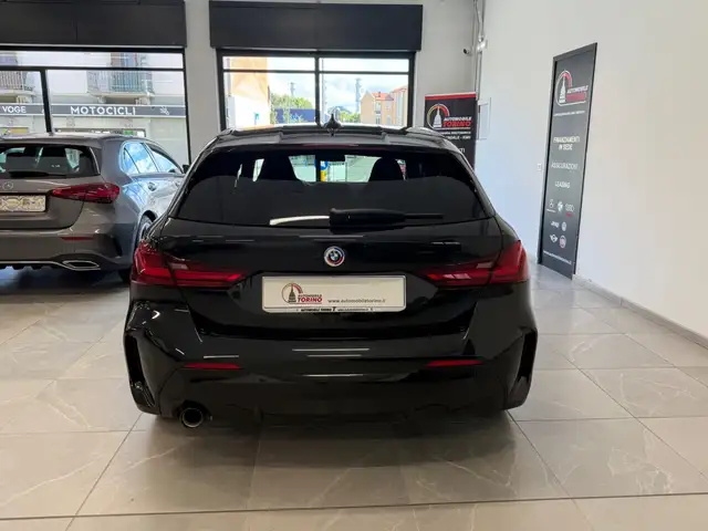 BMW 1 Series view 5