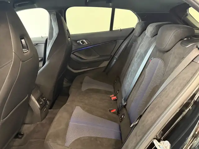 BMW 1 Series view 9