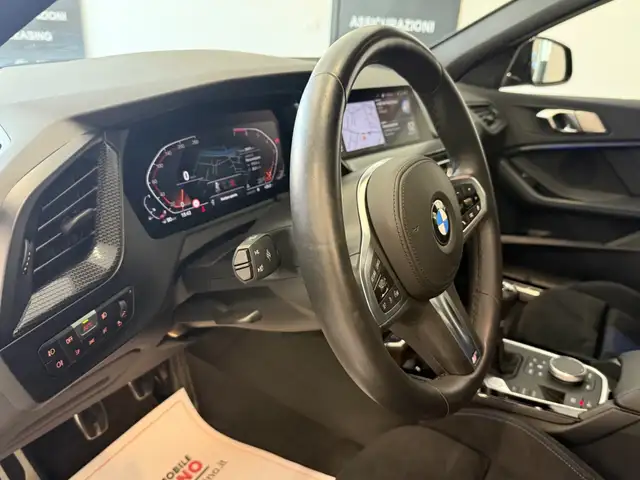 BMW 1 Series view 14
