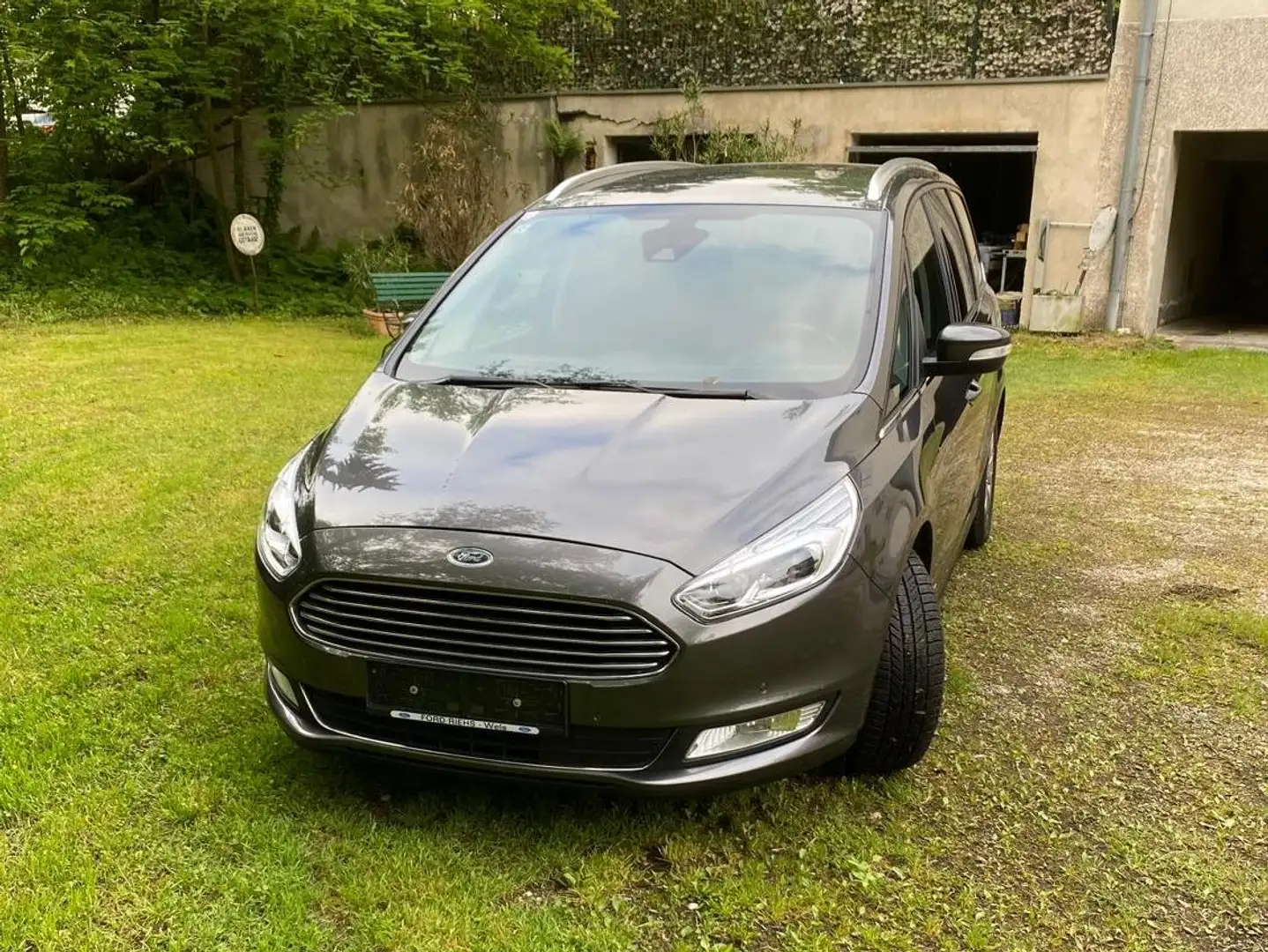 Ford Galaxy Galaxy 2,0 TDCi AWD Titanium Start/Stop Powershift Grau - 1